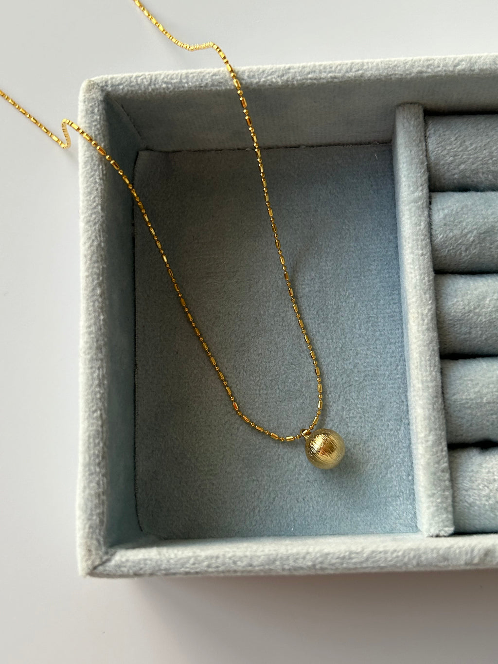 Antik Dorika Charm Kolye