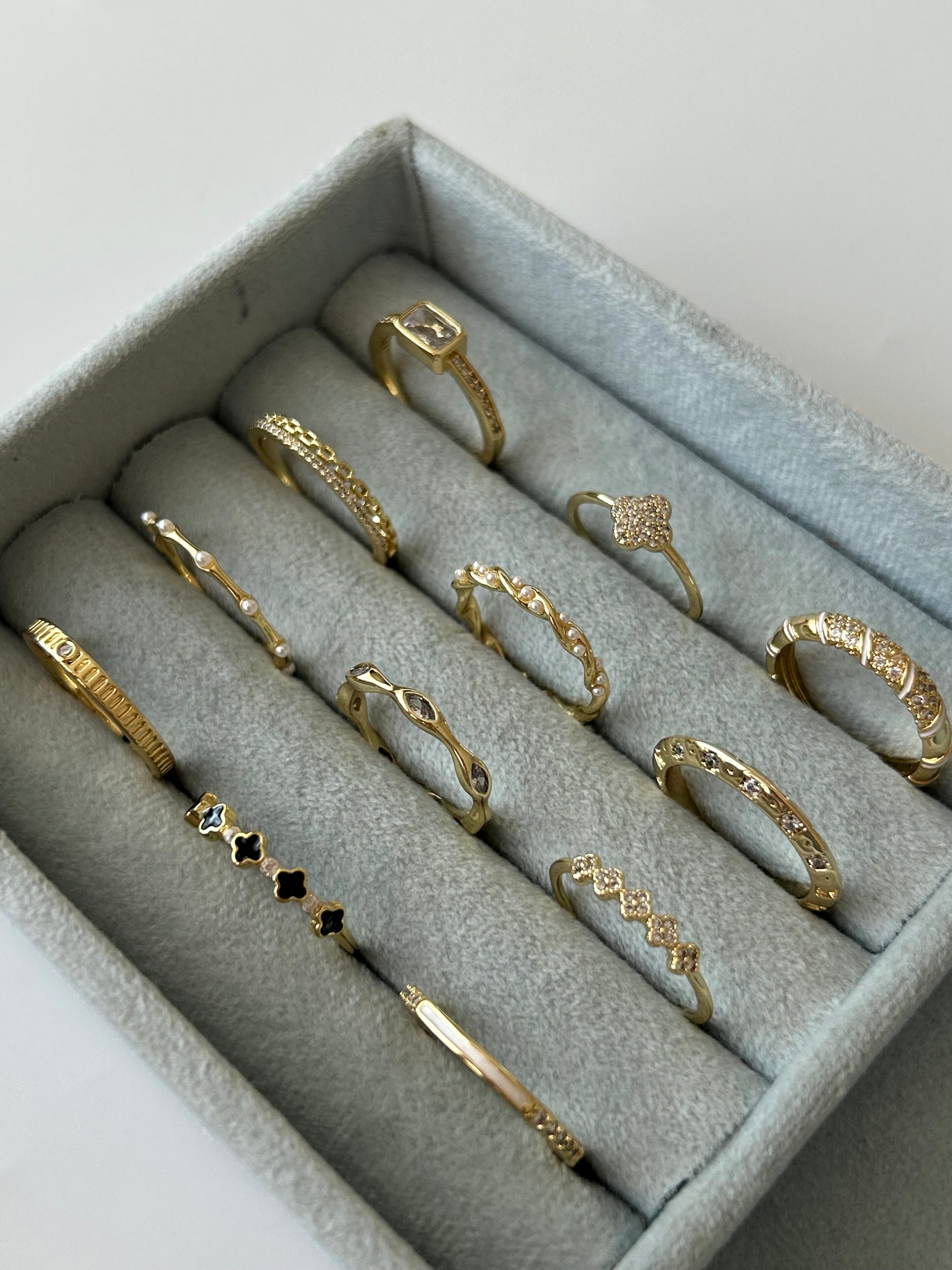 Zirkon Yonca Yüzük