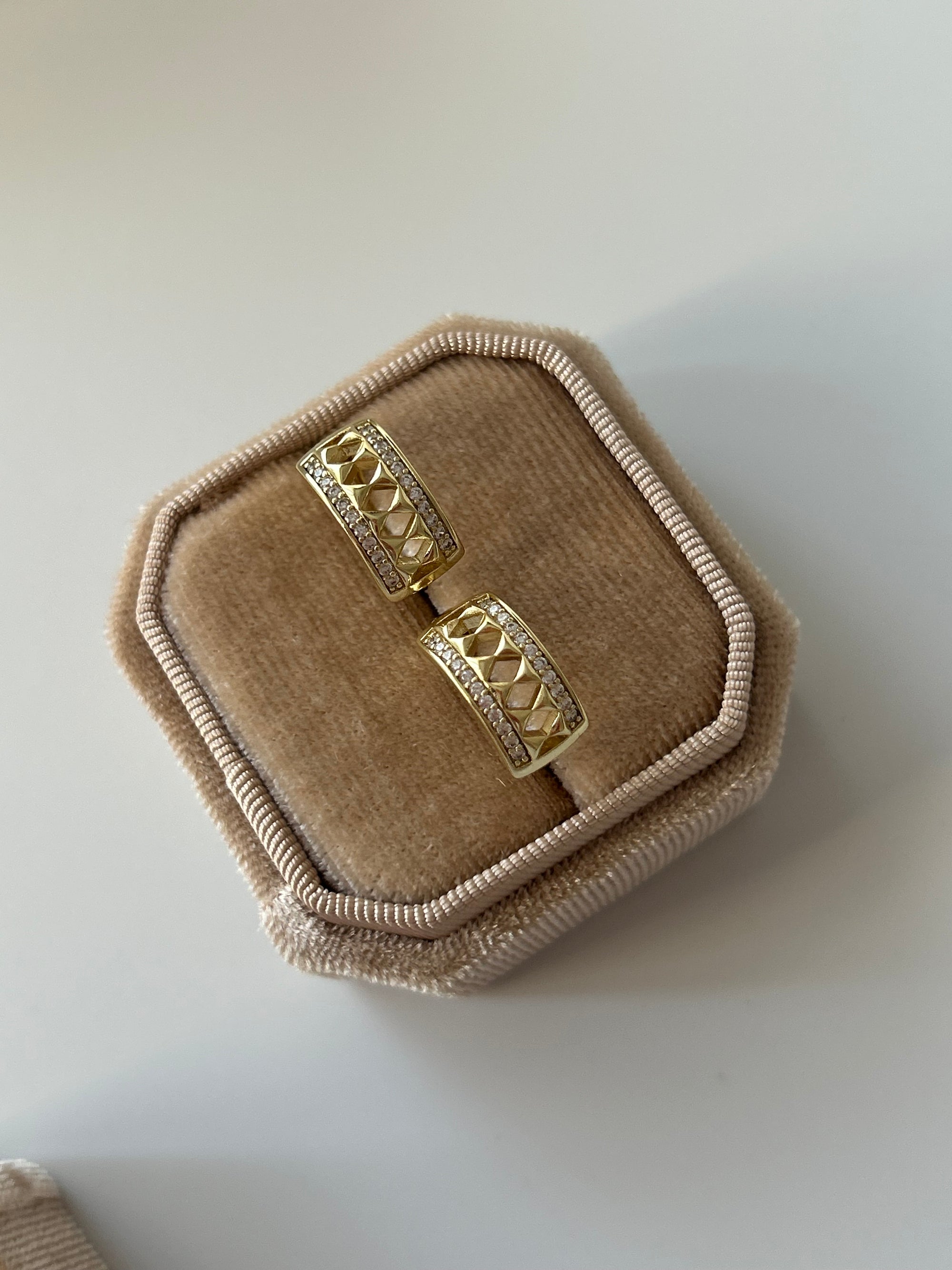 Xuping Zirkon Taş Küpe