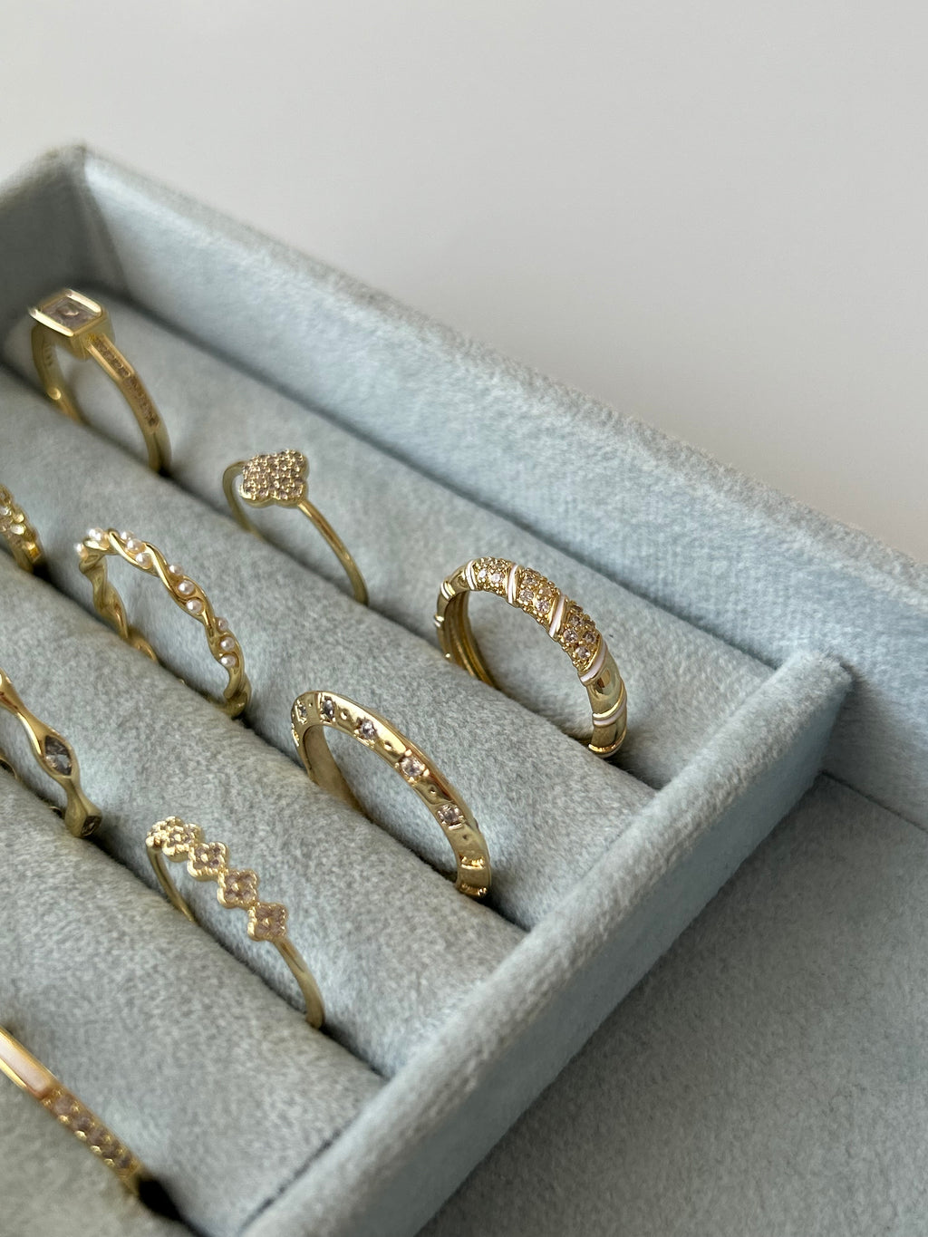 Beyaz Mineli/Zirkon Taş Yüzük