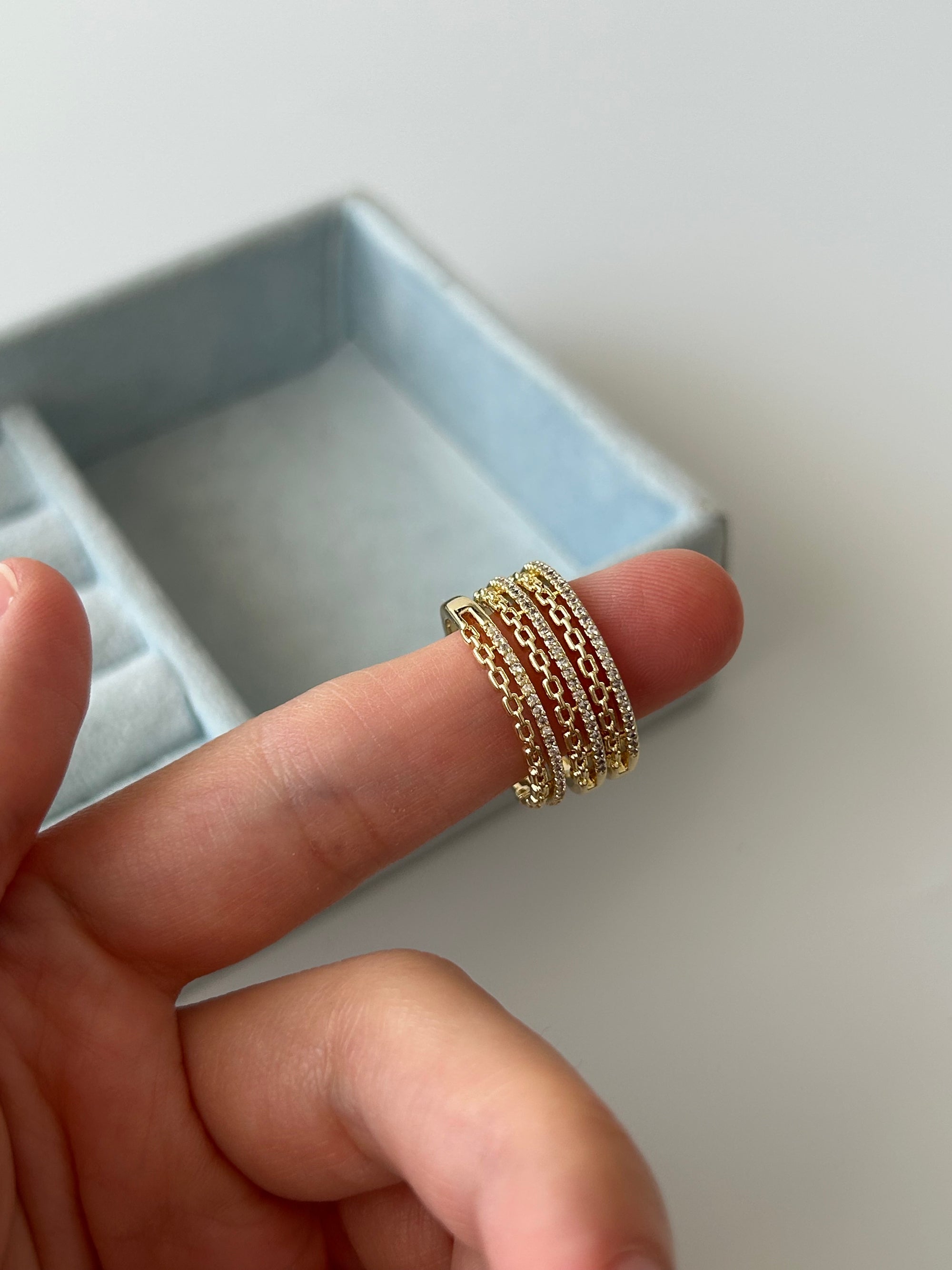 Zirkon Taş Zincir Yüzük