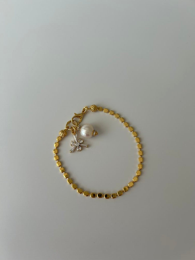 Zirkon Çiçek/İnci Charm Zincir Bileklik