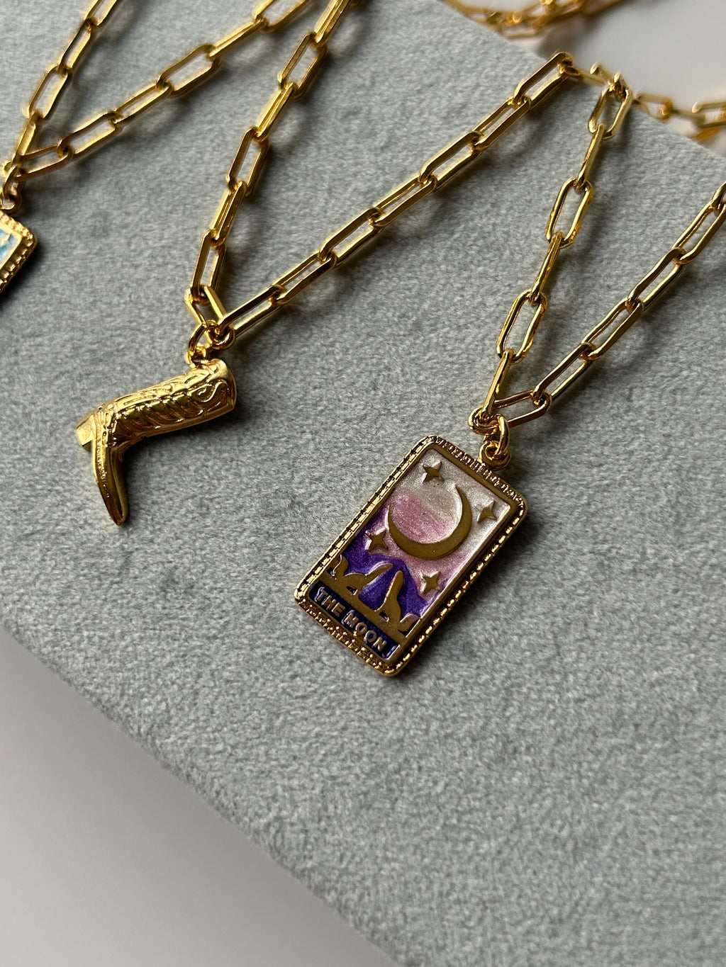 The Moon Charm Zincir Kolye