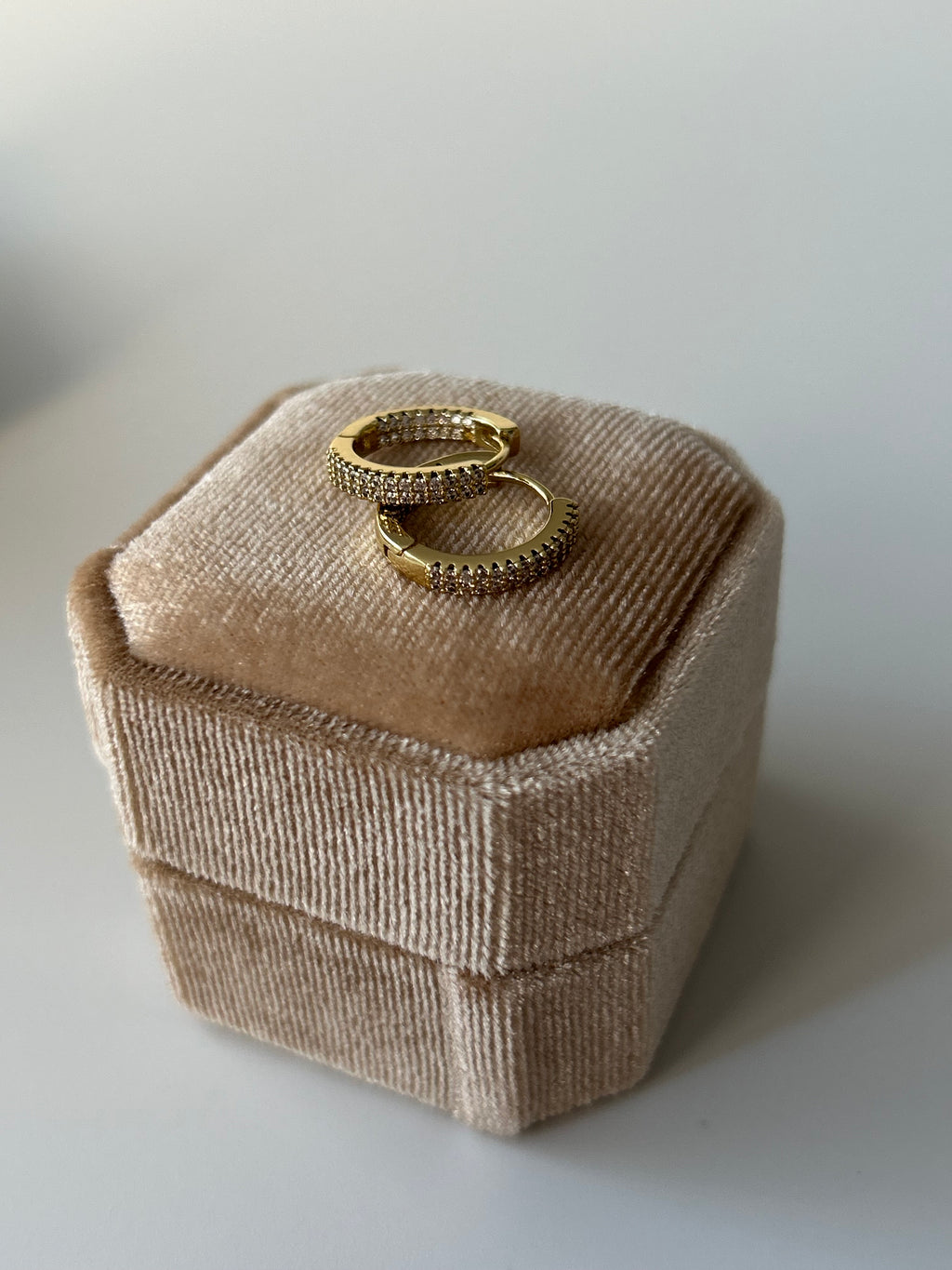 Xuping Zirkon Taş Küpe