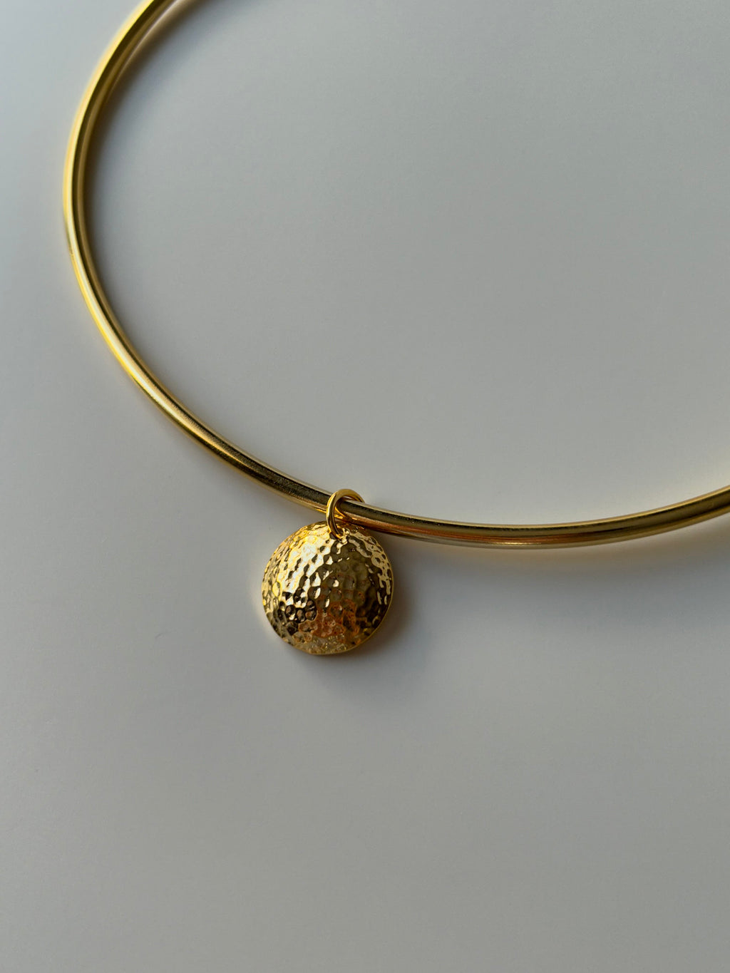 Antik Bombeli Plaka Charm Choker