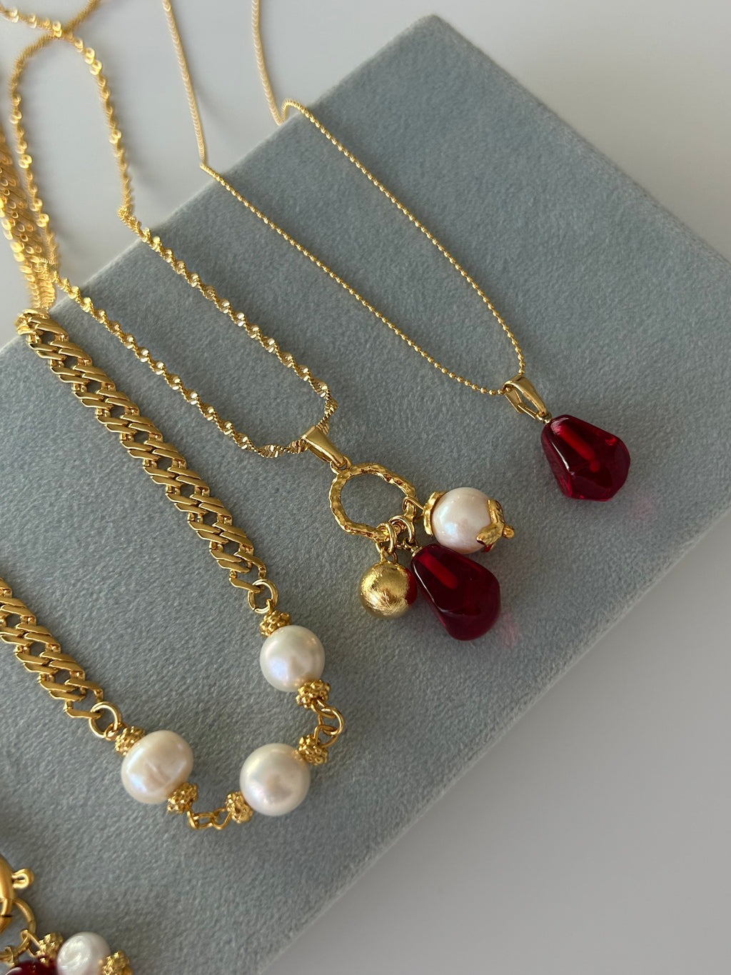 Nar Tanesi/Antik Dorika/İnci Charm Kolye