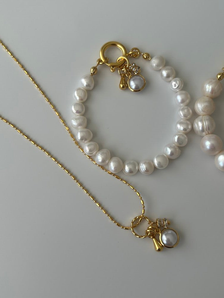 Beyaz Cam/Kum İnci Charm Kolye