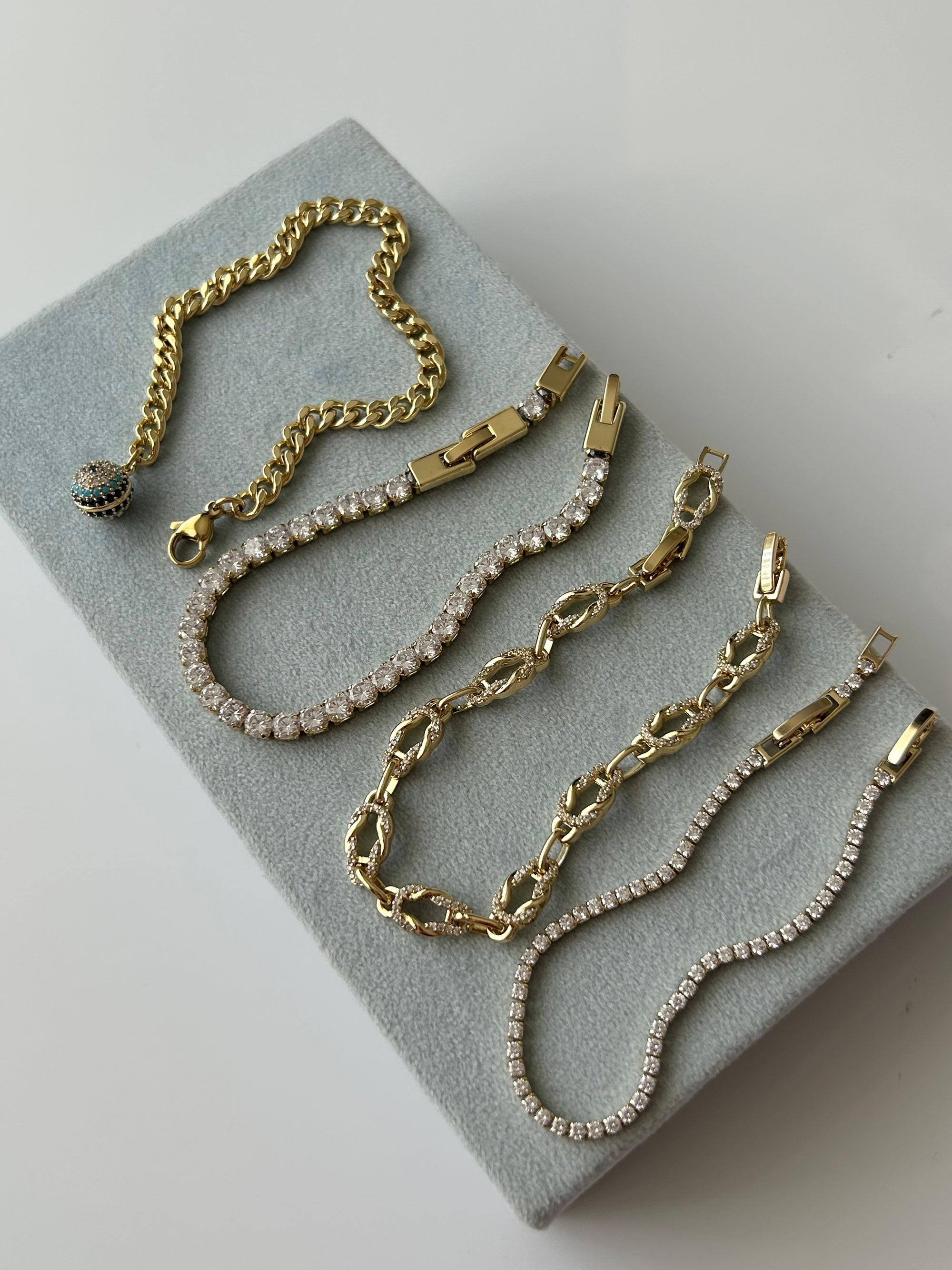 Xuping Su Yolu Bileklik (2mm)