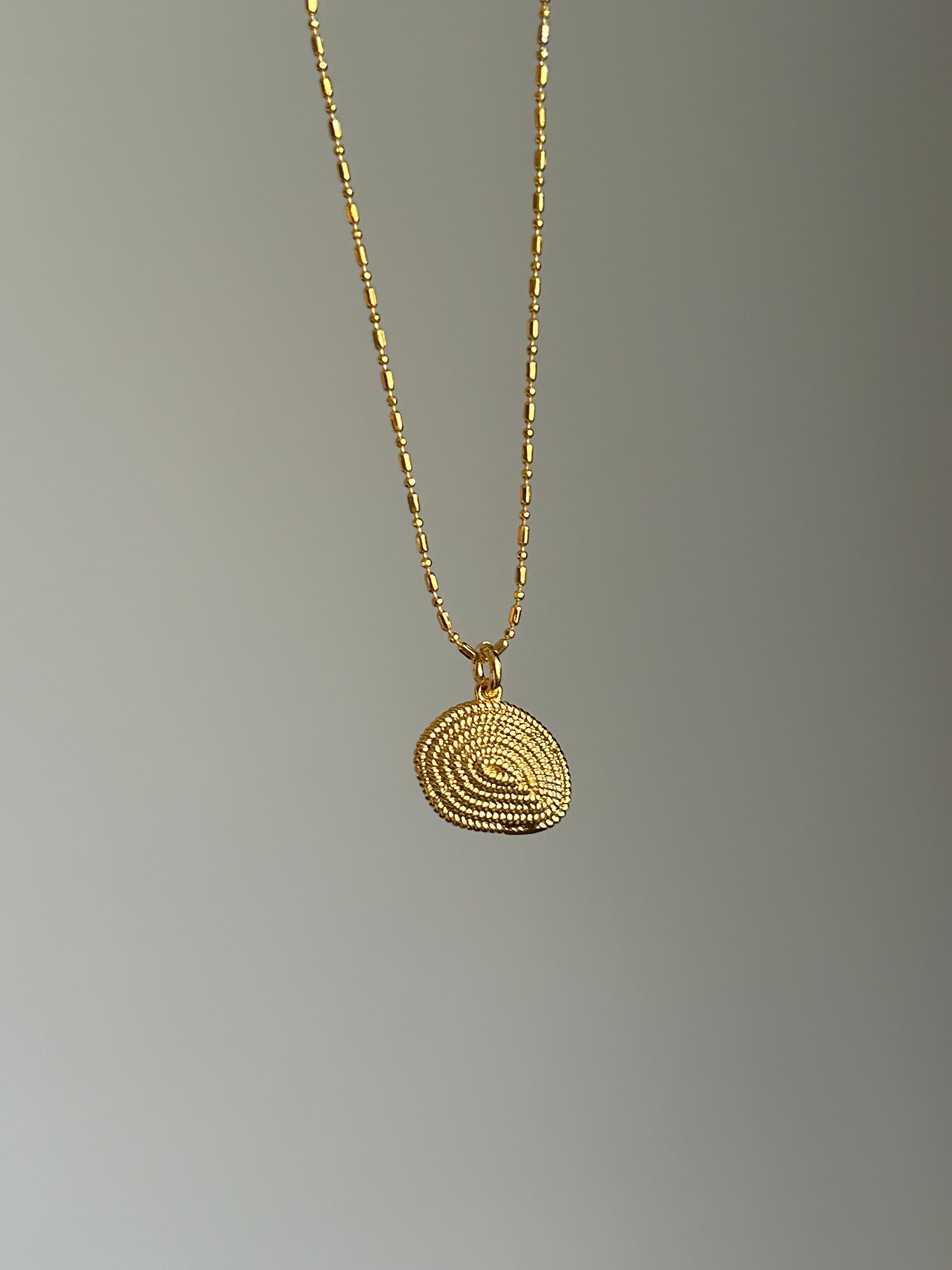 Salyangoz Charm Kolye