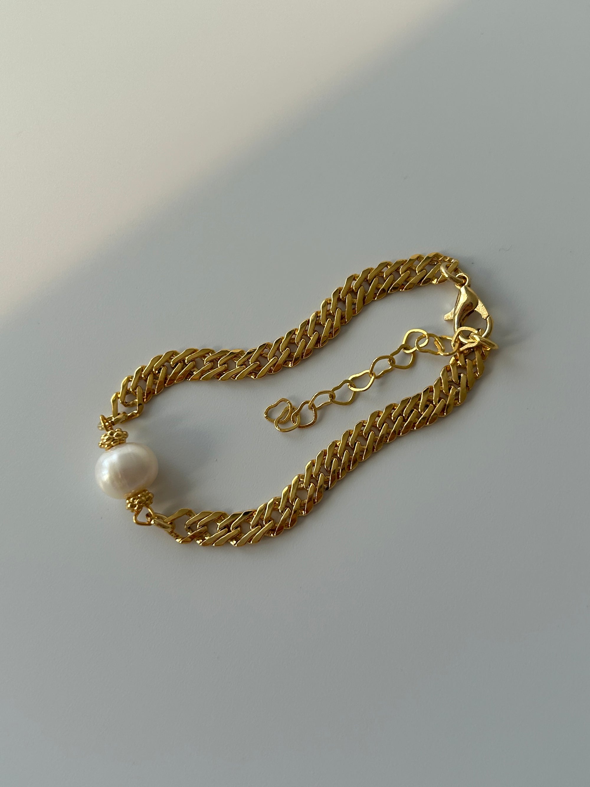 İnci Charm Zincir Bileklik