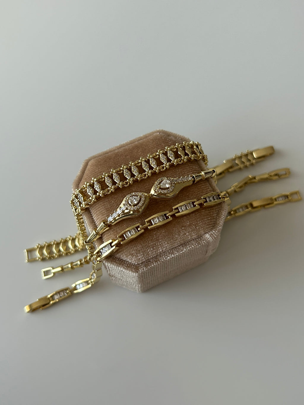 Xuping Sıralı Zirkon Taş Bileklik