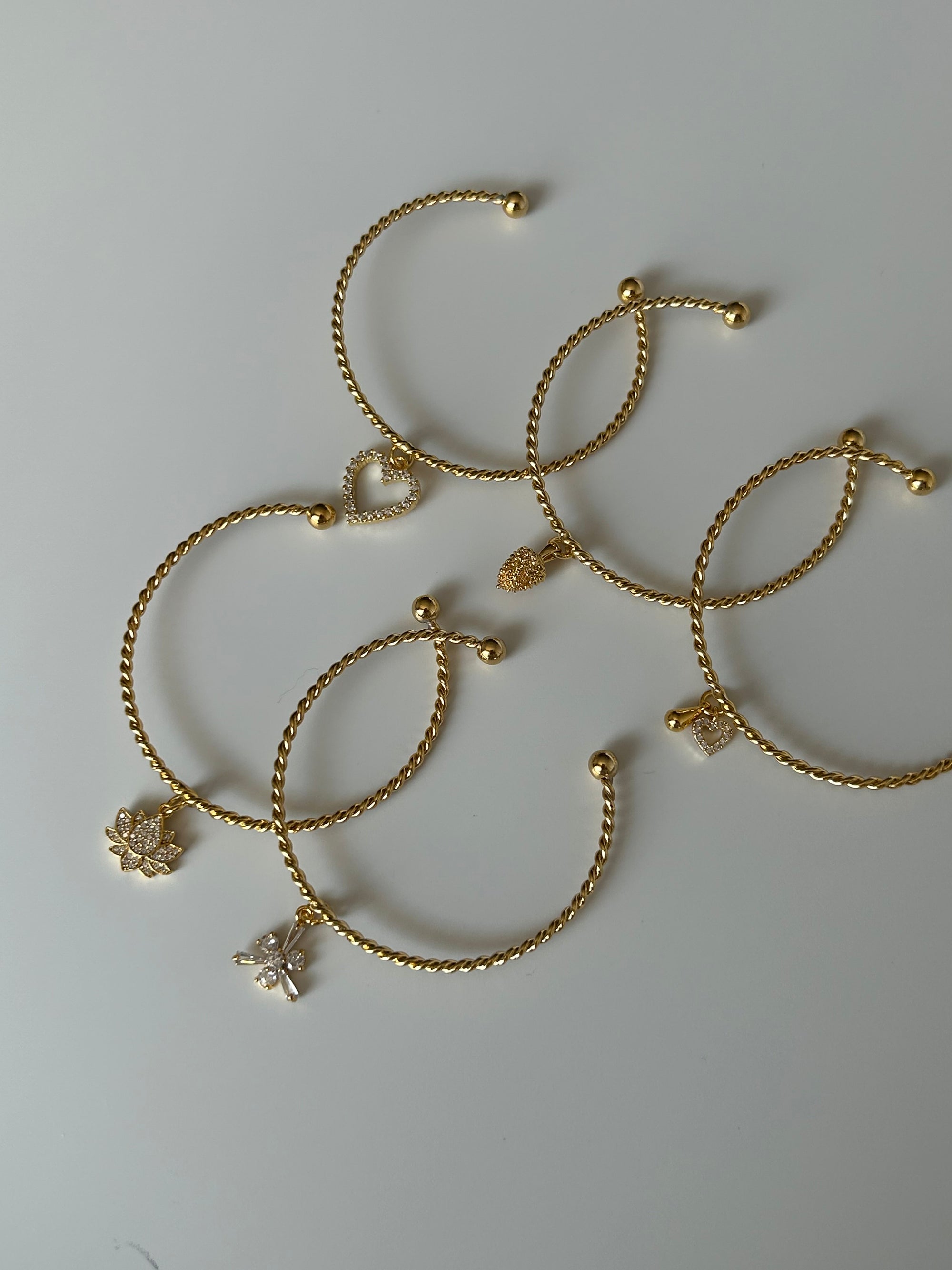 Zirkon Kalp Charm Bilezik