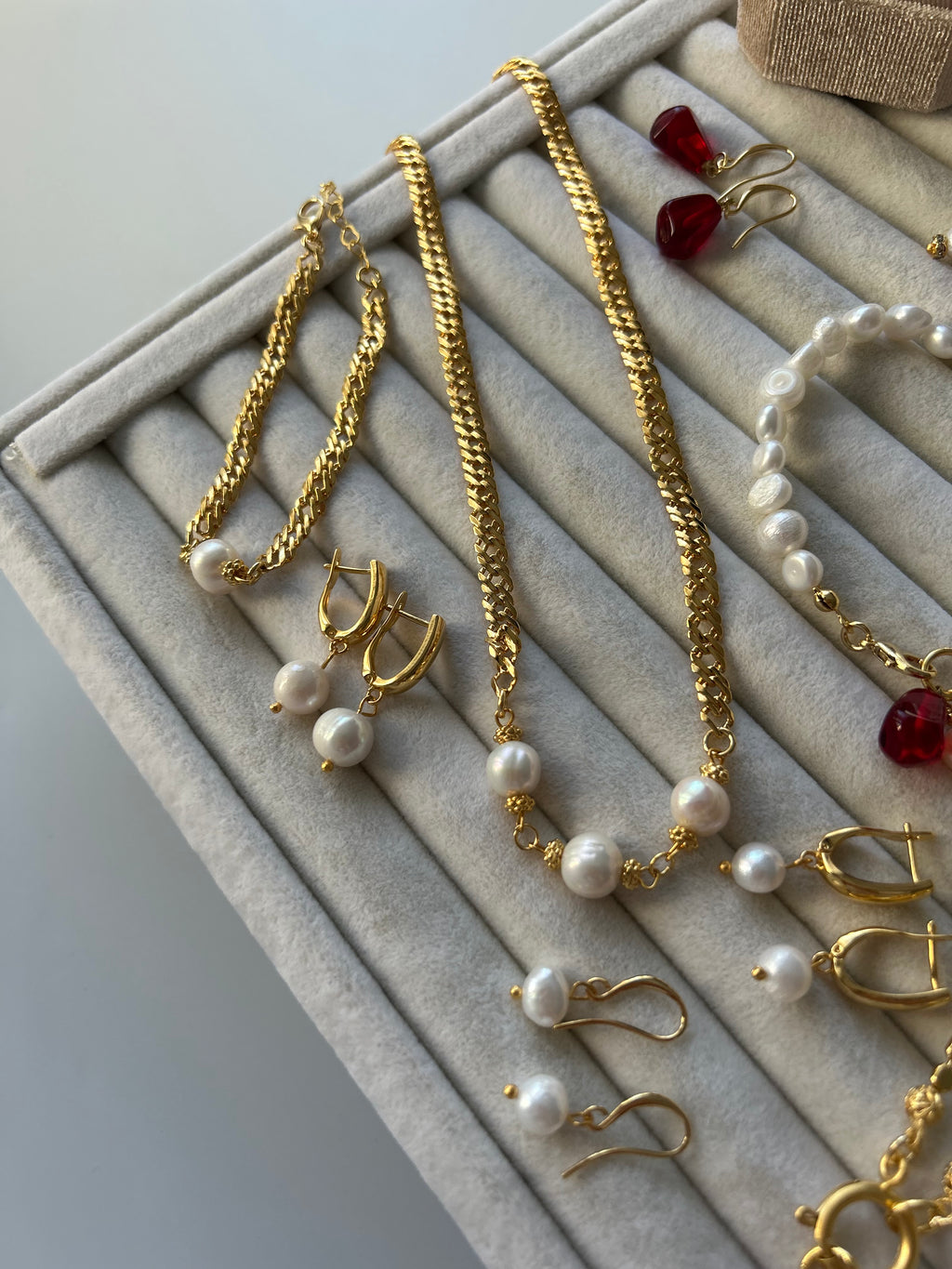 İnci Charm Zincir Bileklik