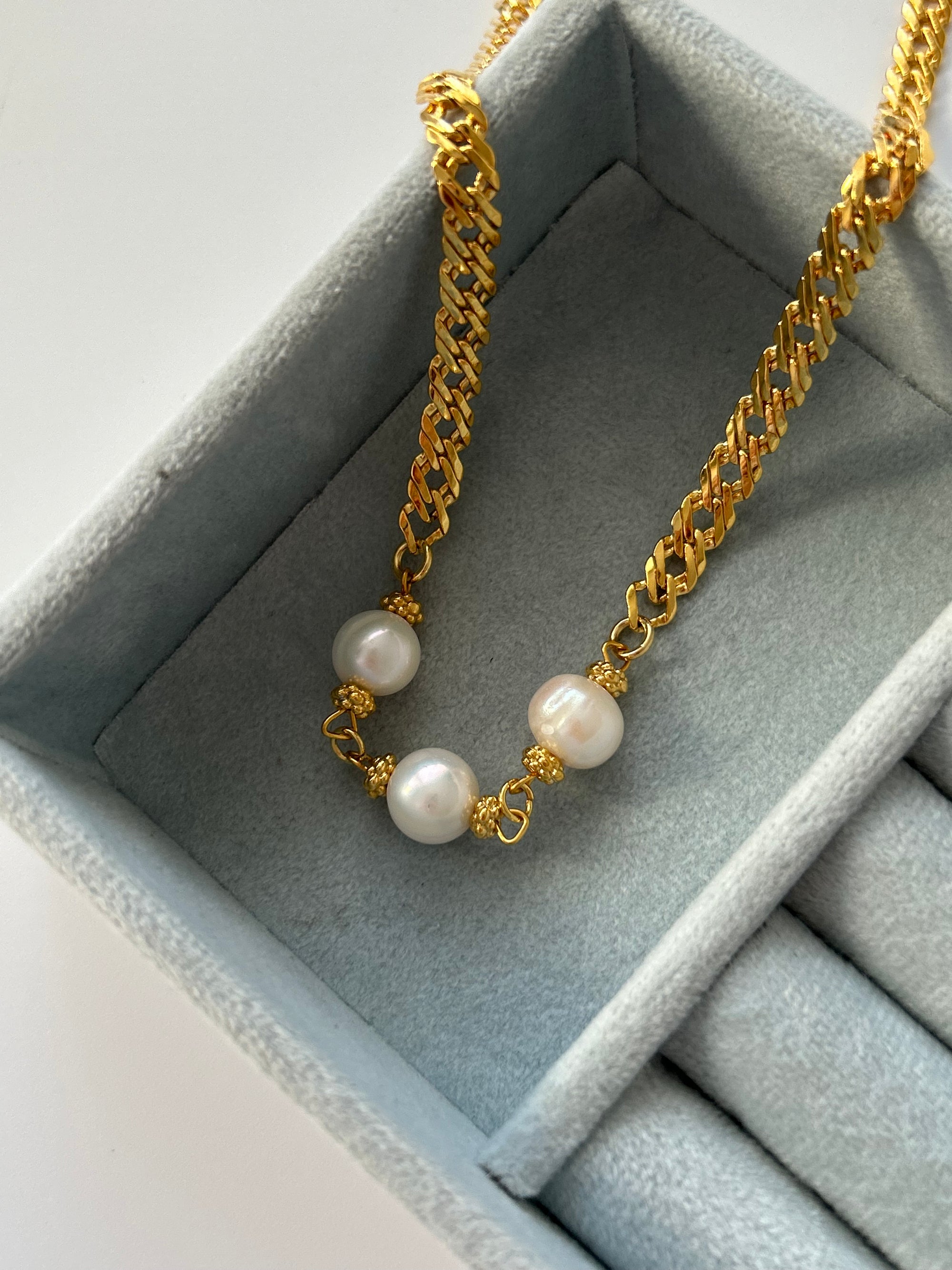 İnci Charm Zincir Kolye