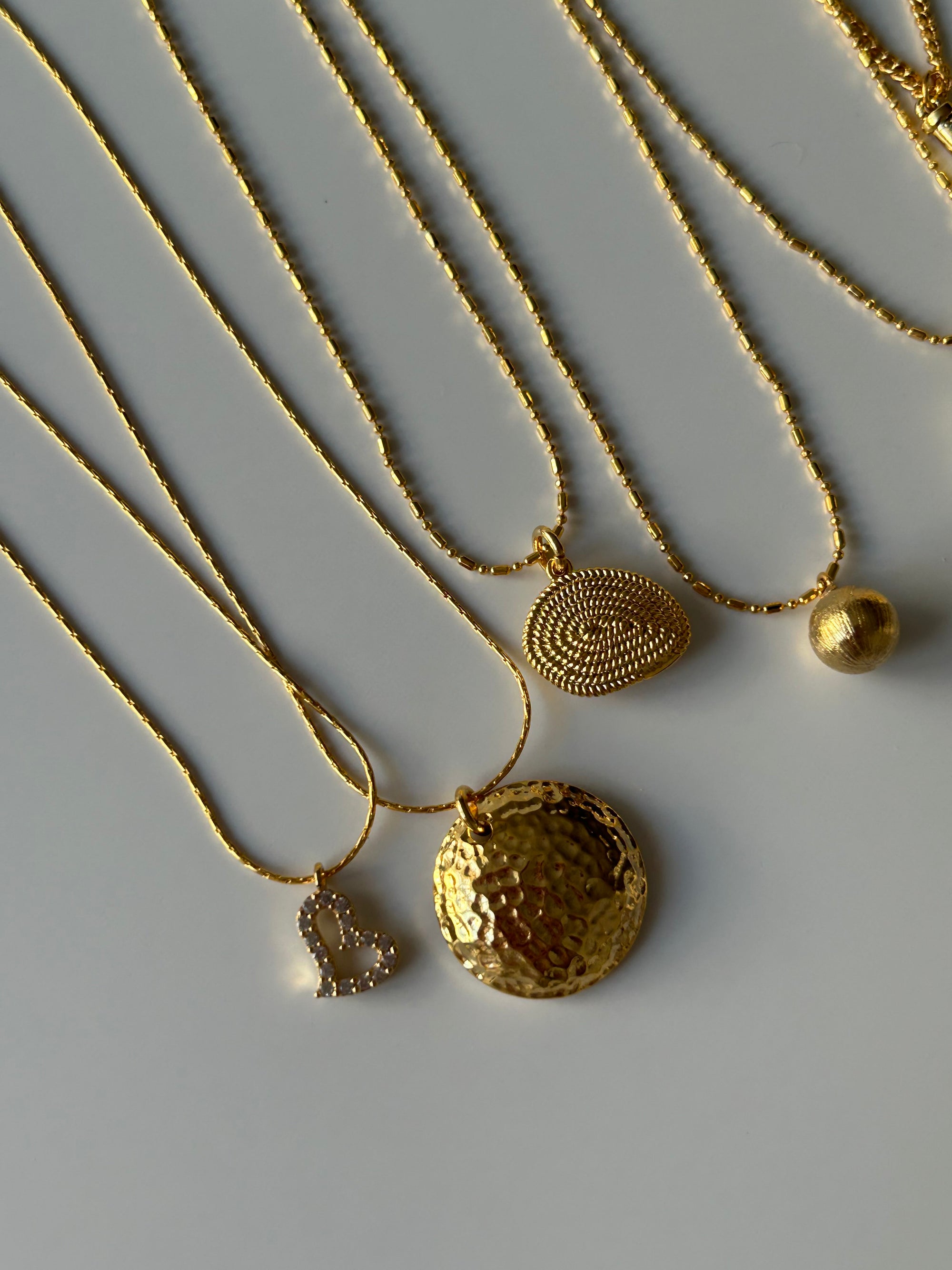 Minimal Zirkon Kalp Charm Kolye