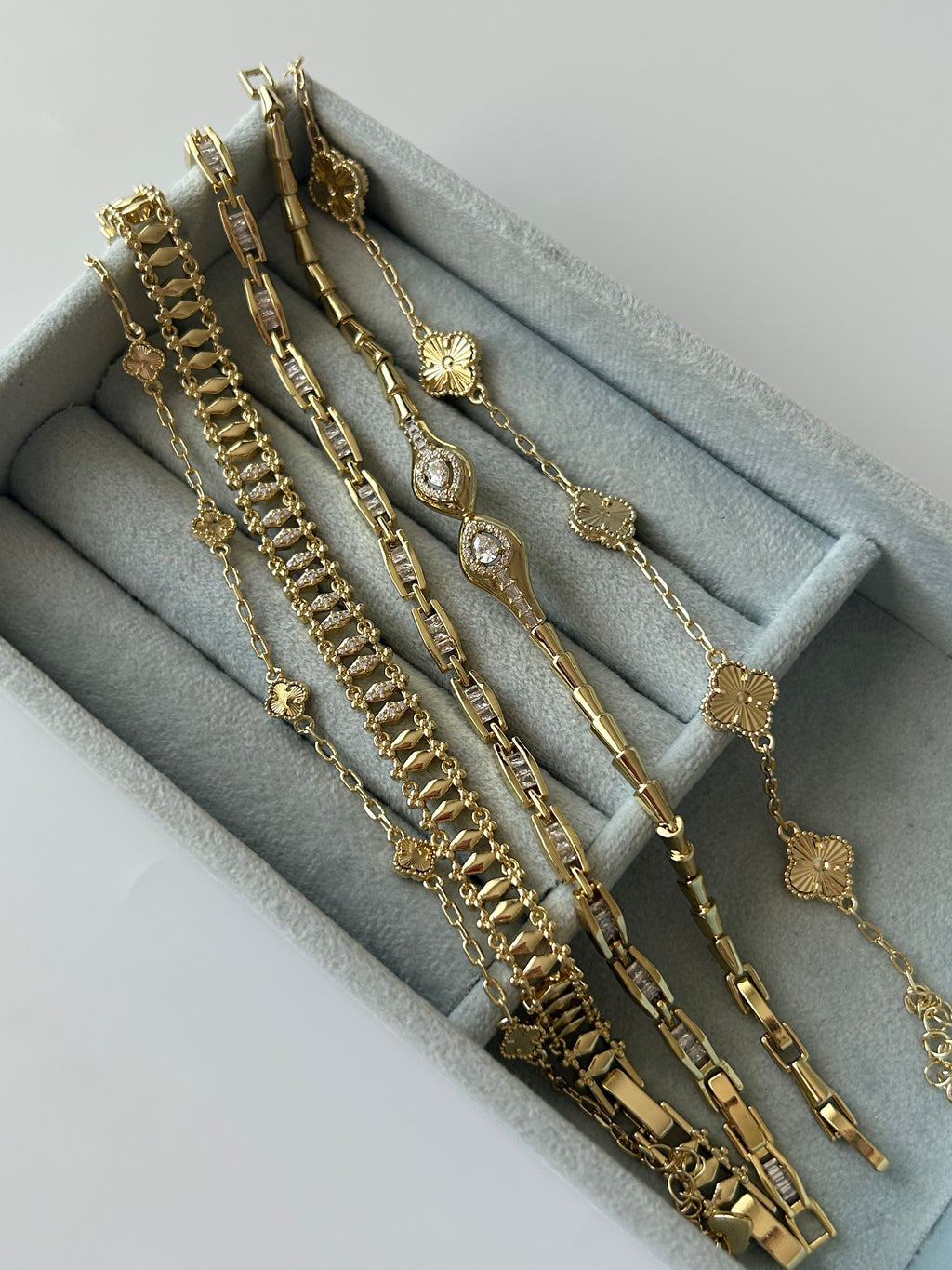 Minimal Yonca Bileklik