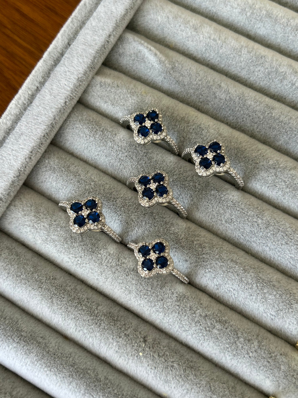 Silver Zirkon Taş Lacivert Yonca Yüzük