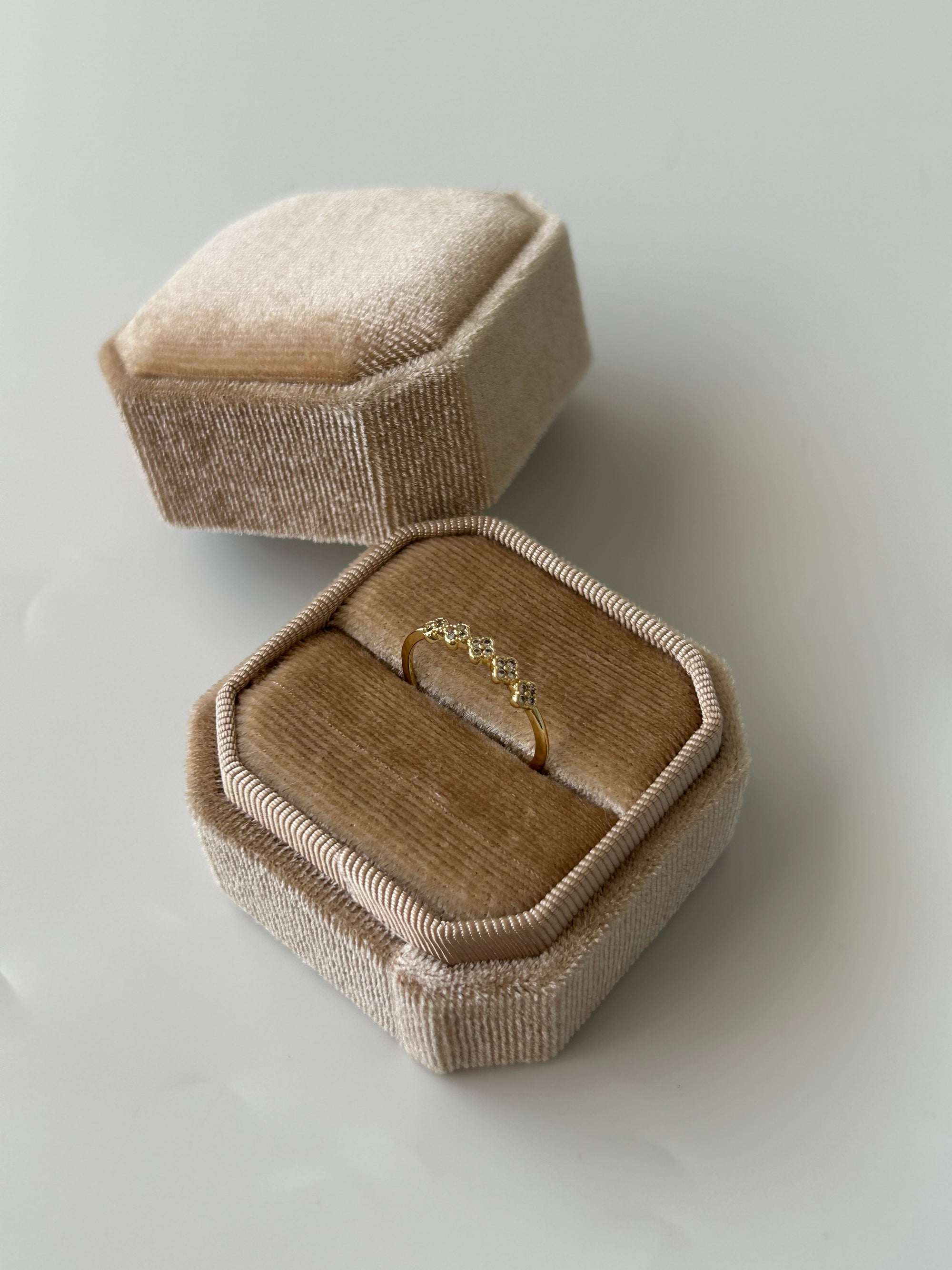 Minimal Zirkon Yonca Yüzük