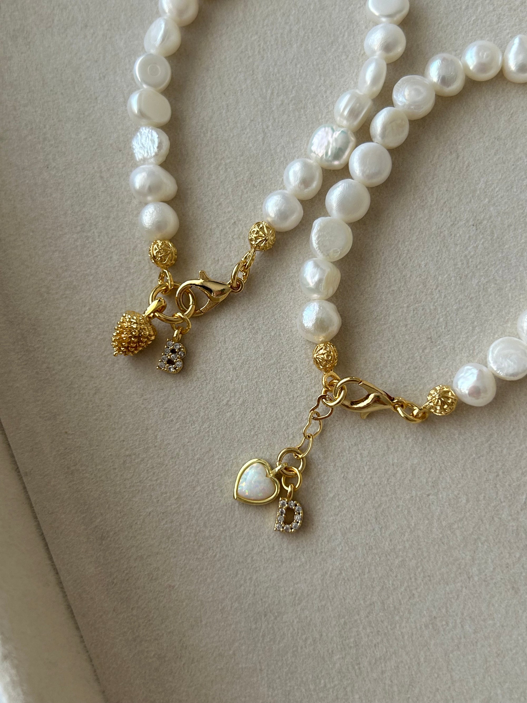 Kozalak Charm İnci Bileklik