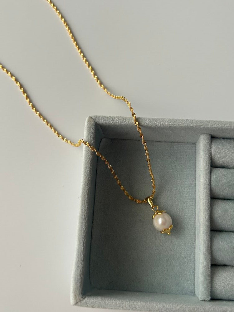 Şakayık İnci Charm Kolye