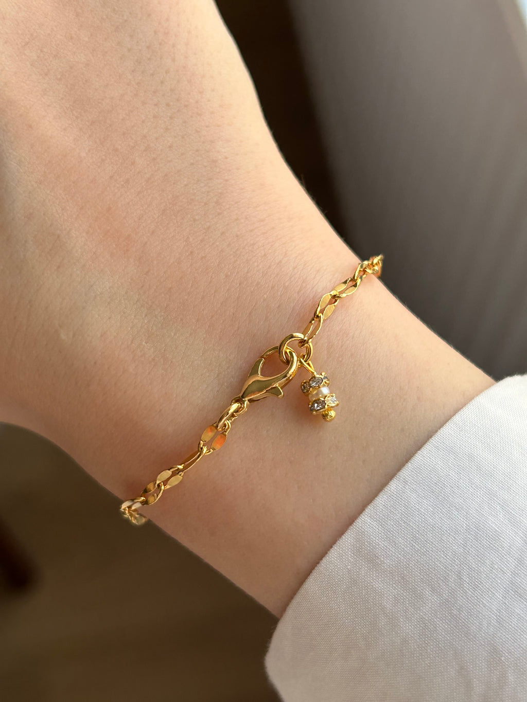 Kum İnci Charm Minimal Bileklik