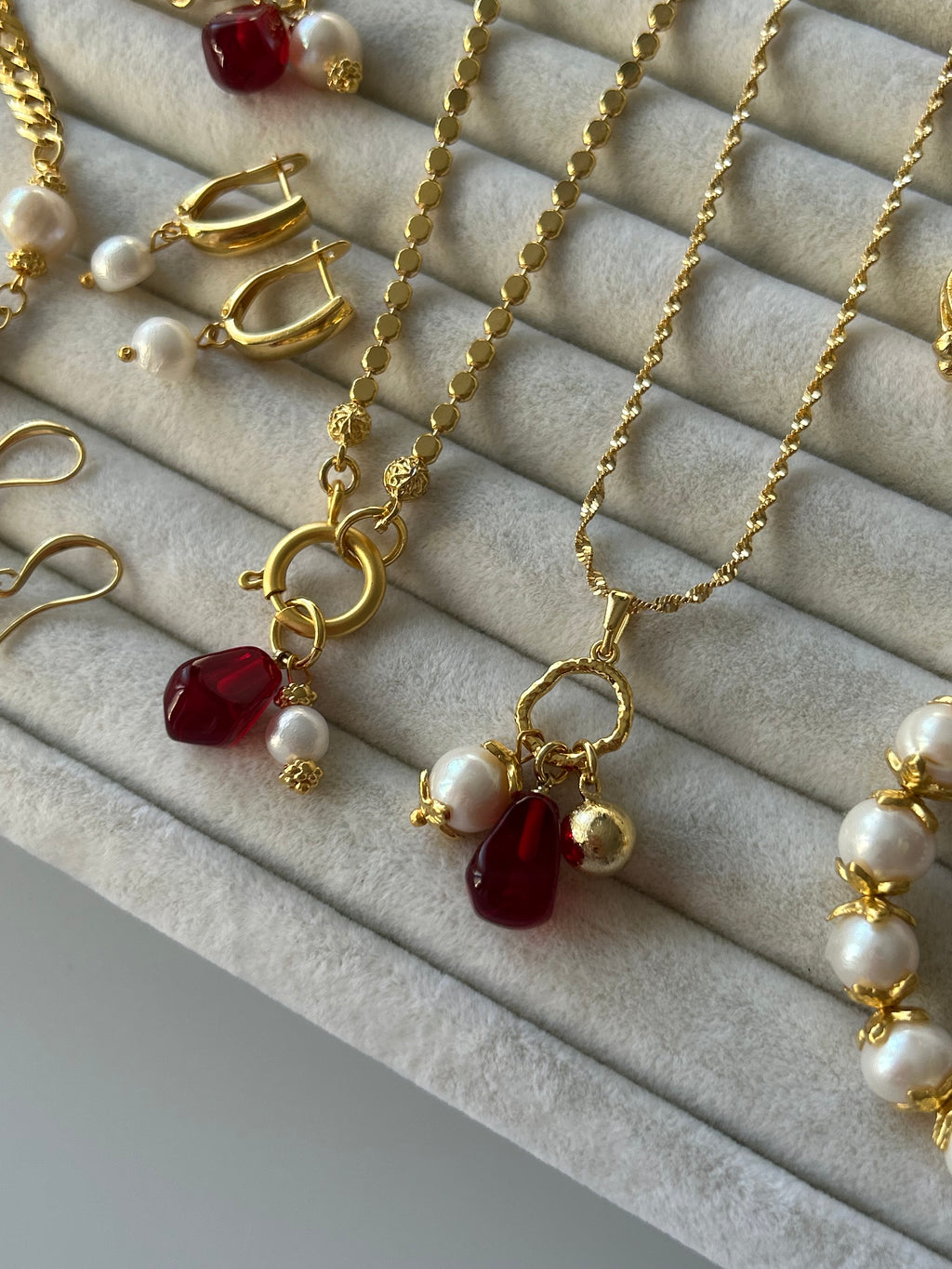 Nar Tanesi/Antik Dorika/İnci Charm Kolye