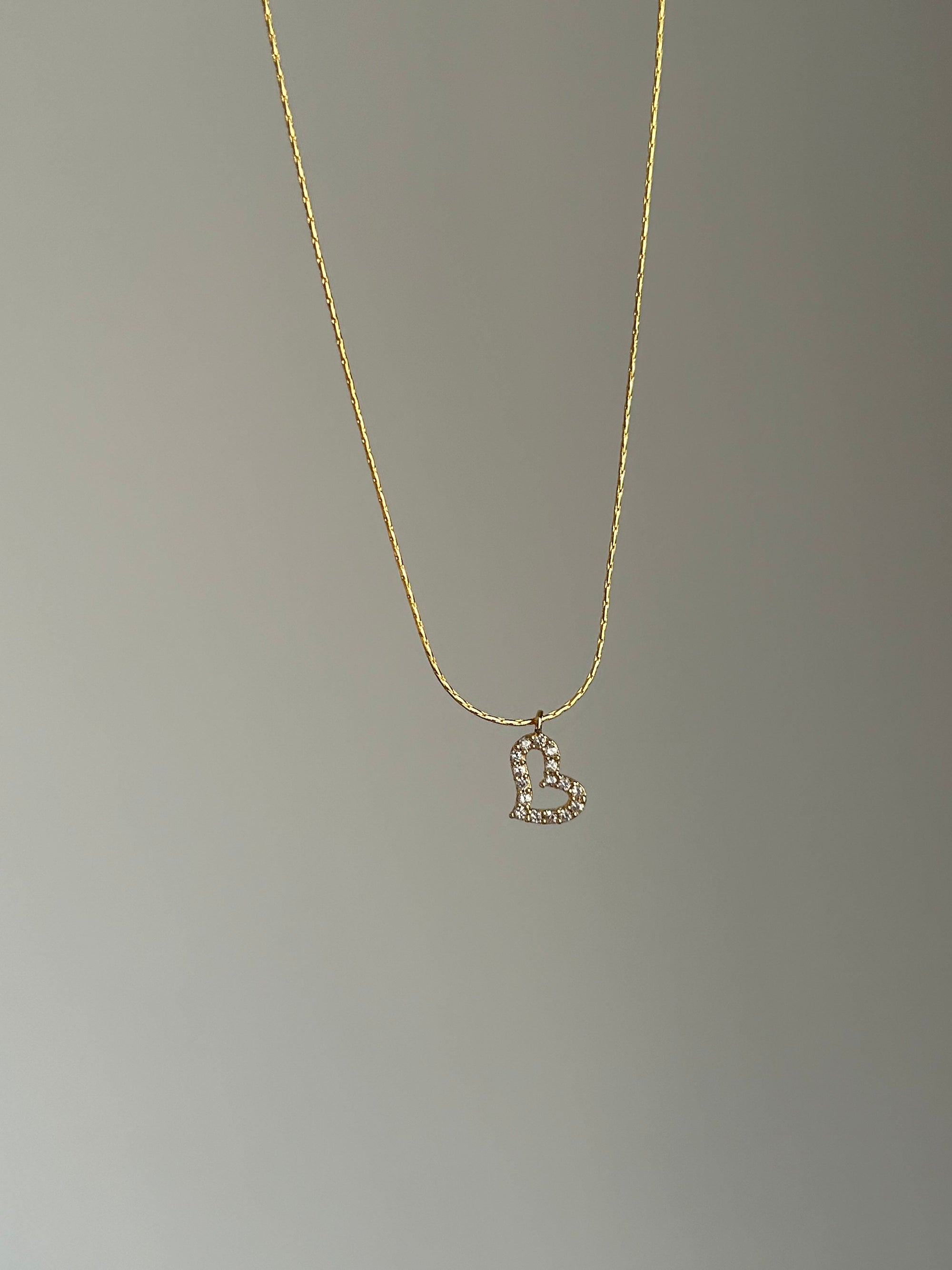 Minimal Zirkon Kalp Charm Kolye