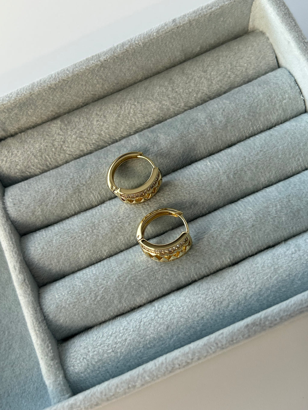 Xuping Zirkon Taş Küpe