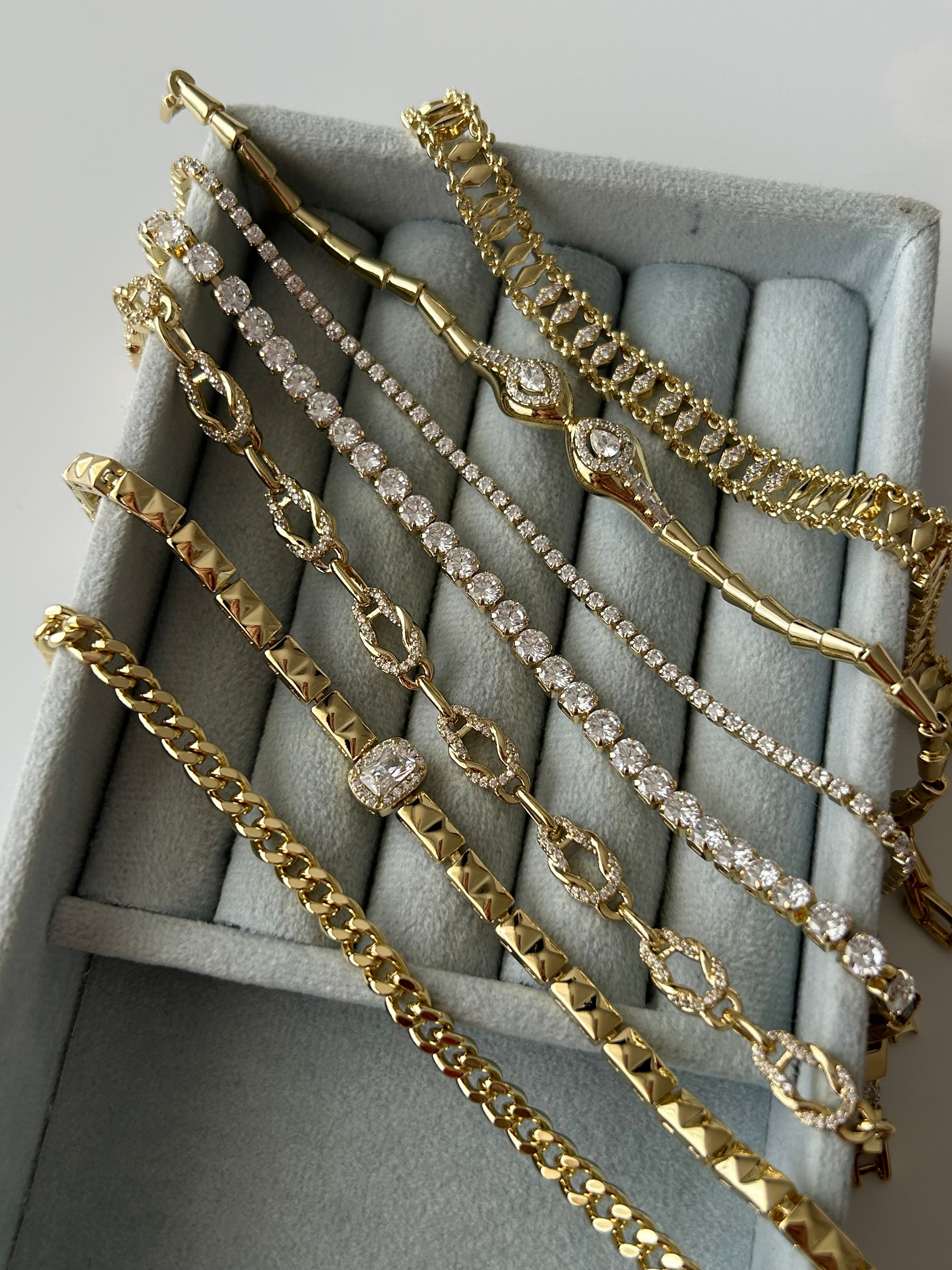 Xuping Su Yolu Bileklik (2mm)