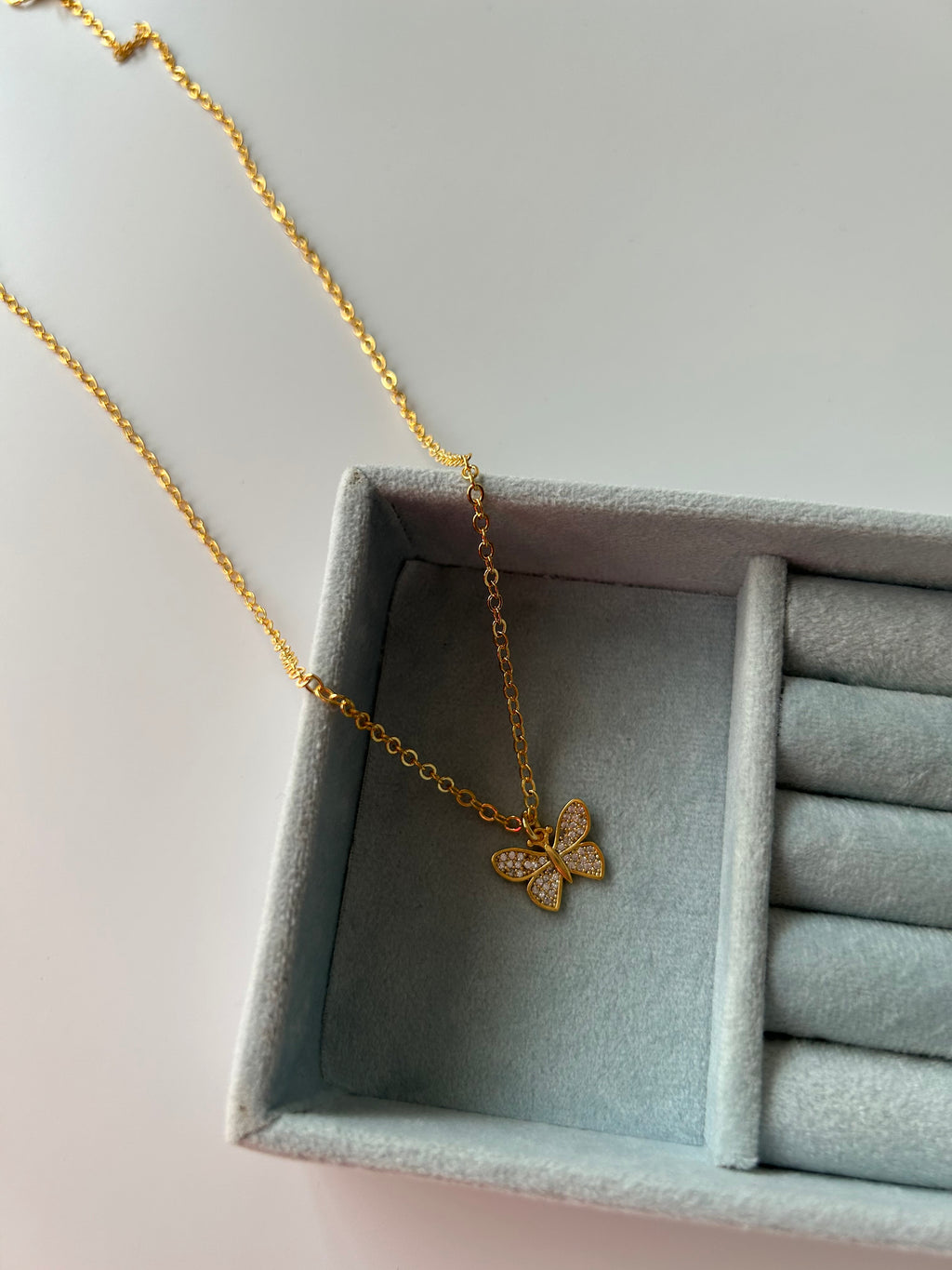 Zirkon Kelebek Charm Kolye