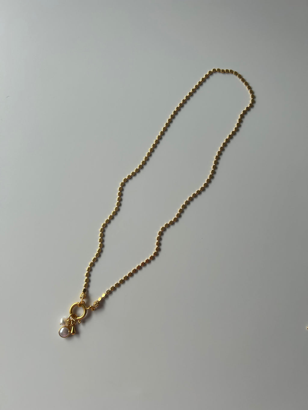 Beyaz Cam/İnci Charm Zincir Kolye