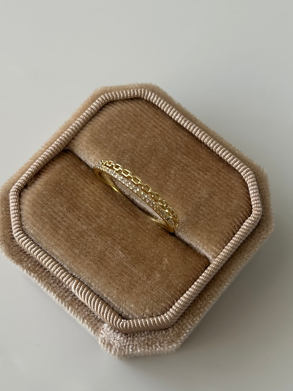 Zirkon Taş Zincir Yüzük