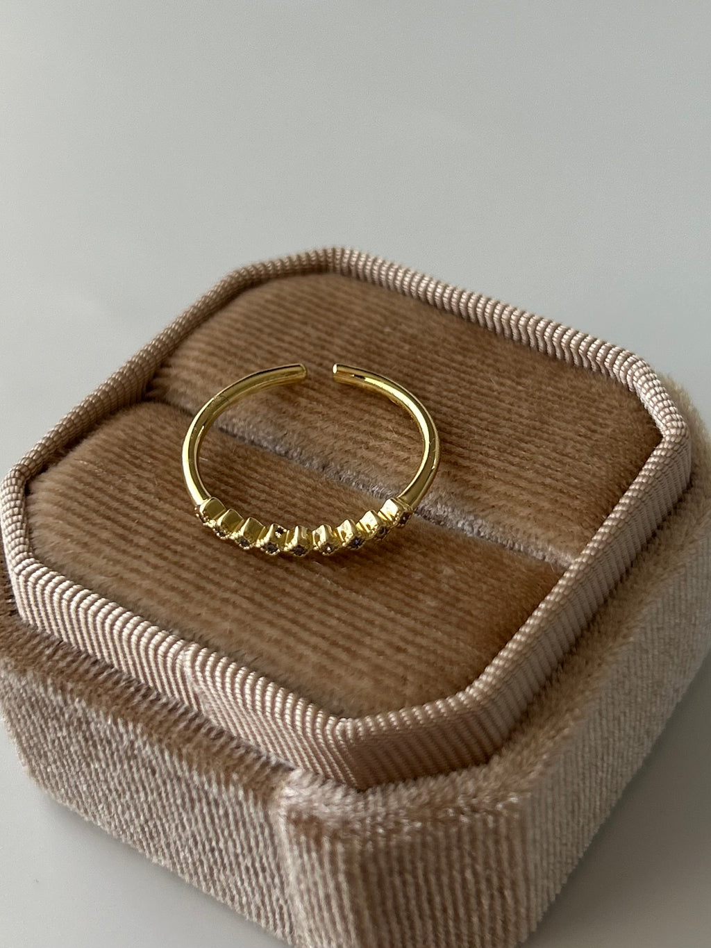 Minimal Zirkon Taş Yüzük