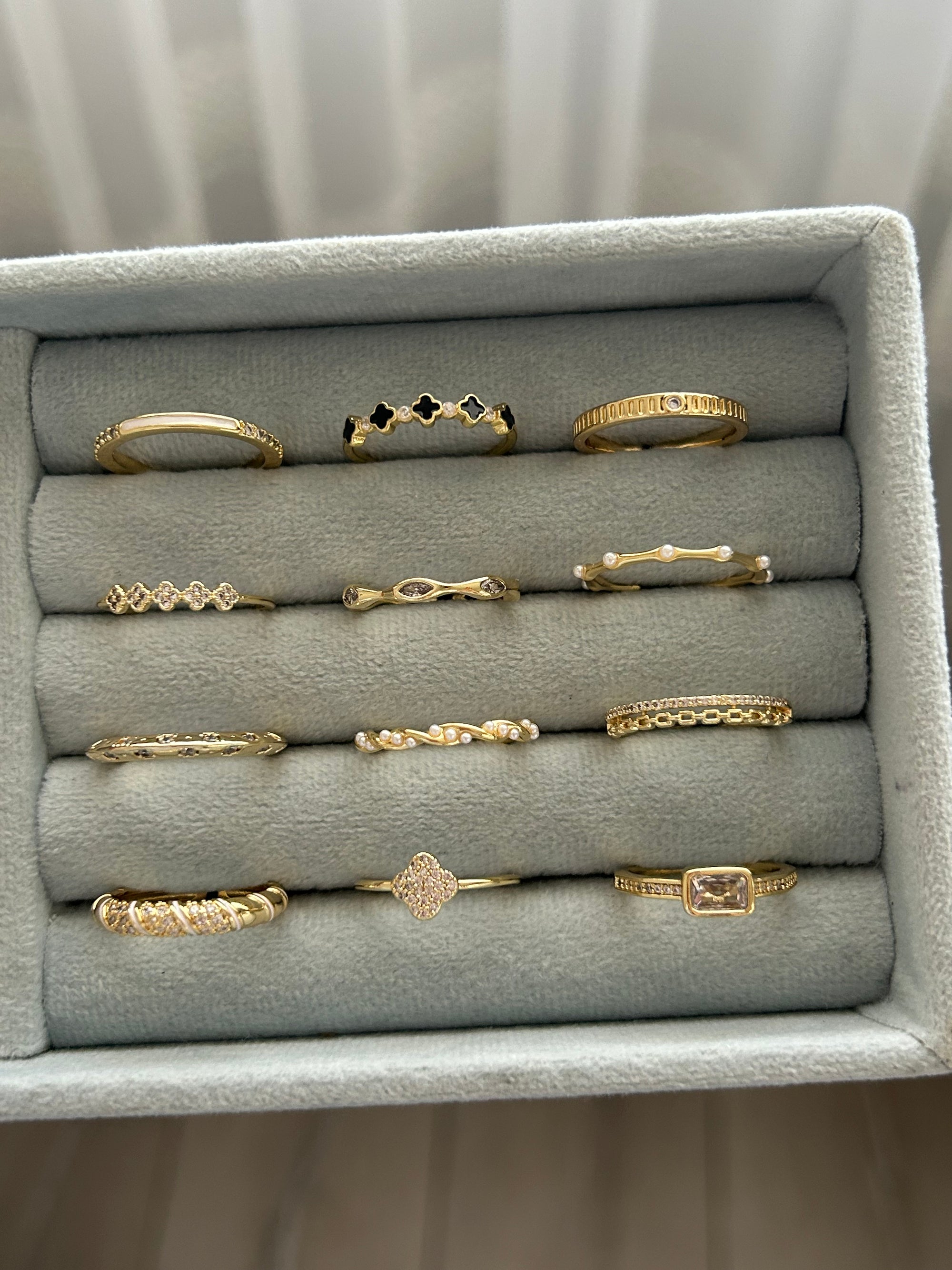 Beyaz Mineli/Zirkon Taş Yüzük