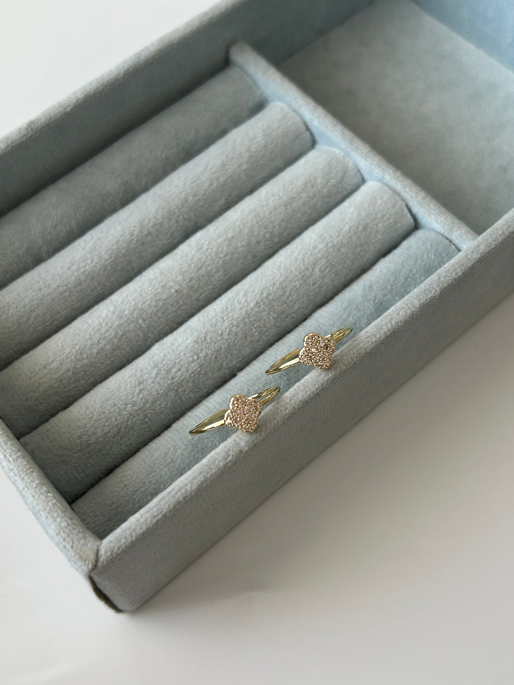 Zirkon Yonca Yüzük