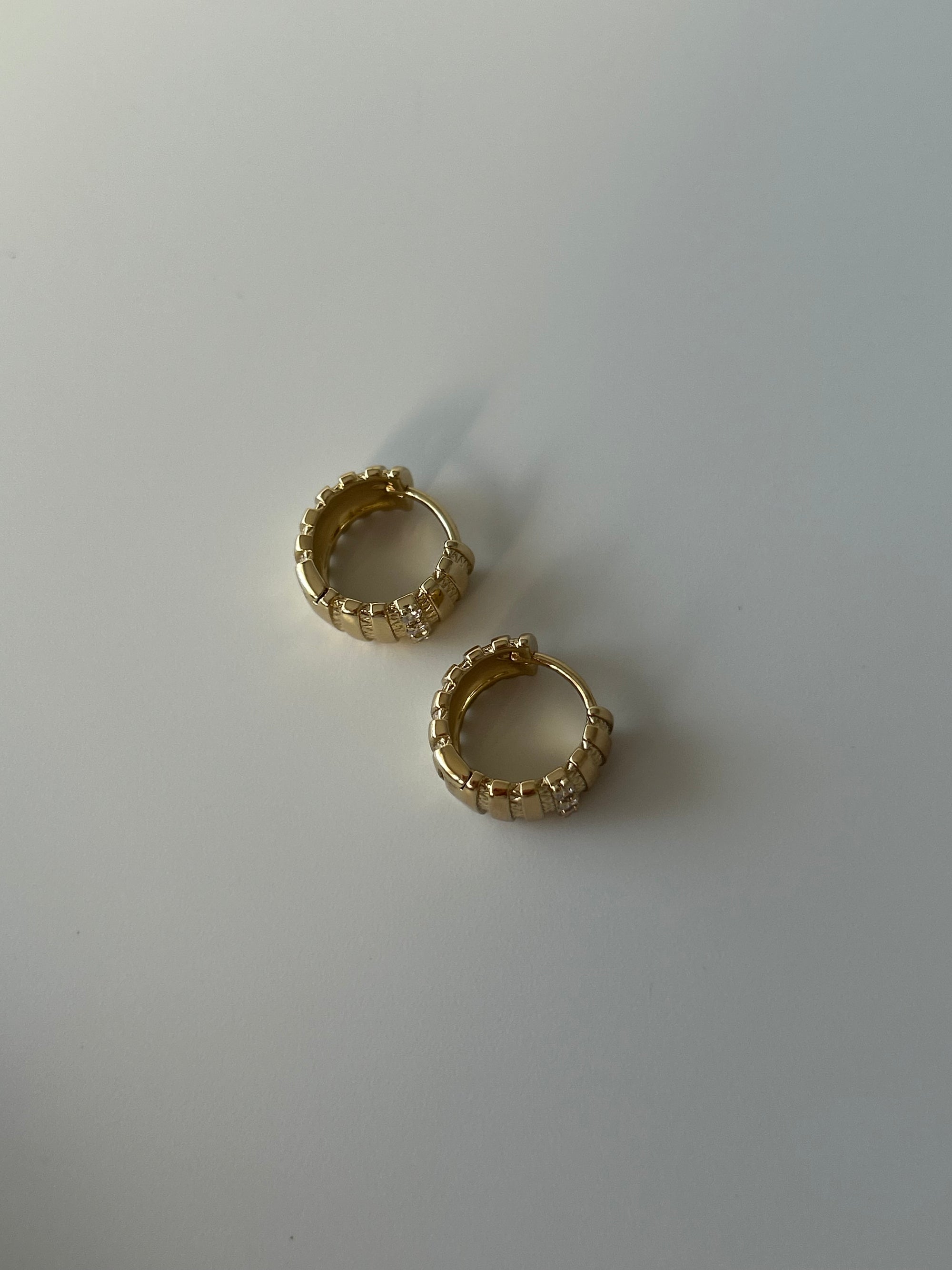 Xuping Zirkon Taş Küpe