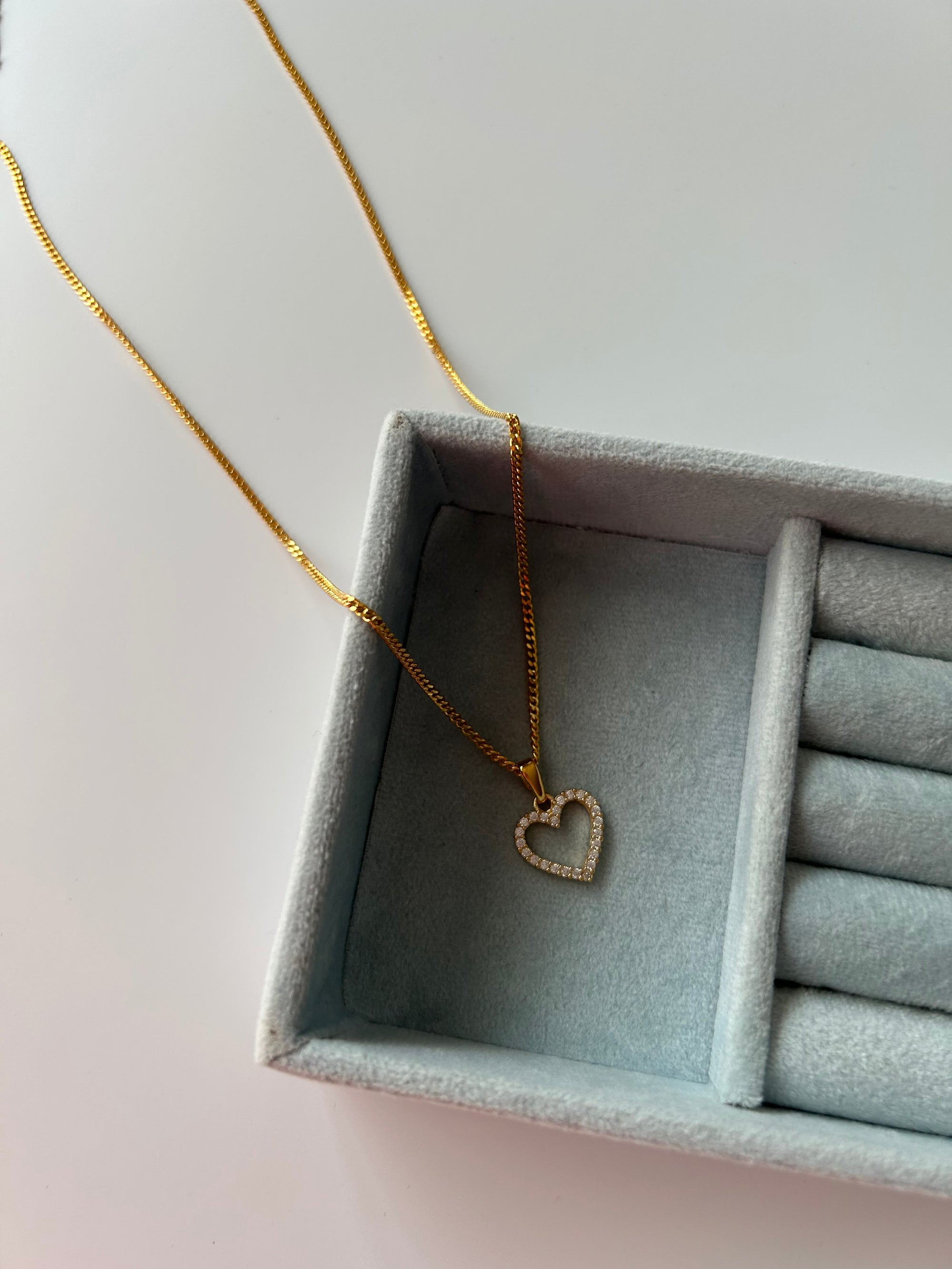 Zirkon Kalp Charm Kolye