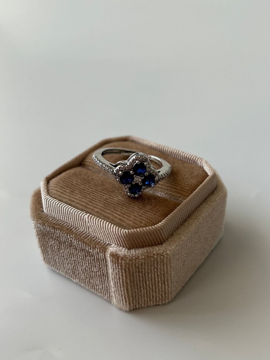 Silver Zirkon Taş Lacivert Yonca Yüzük