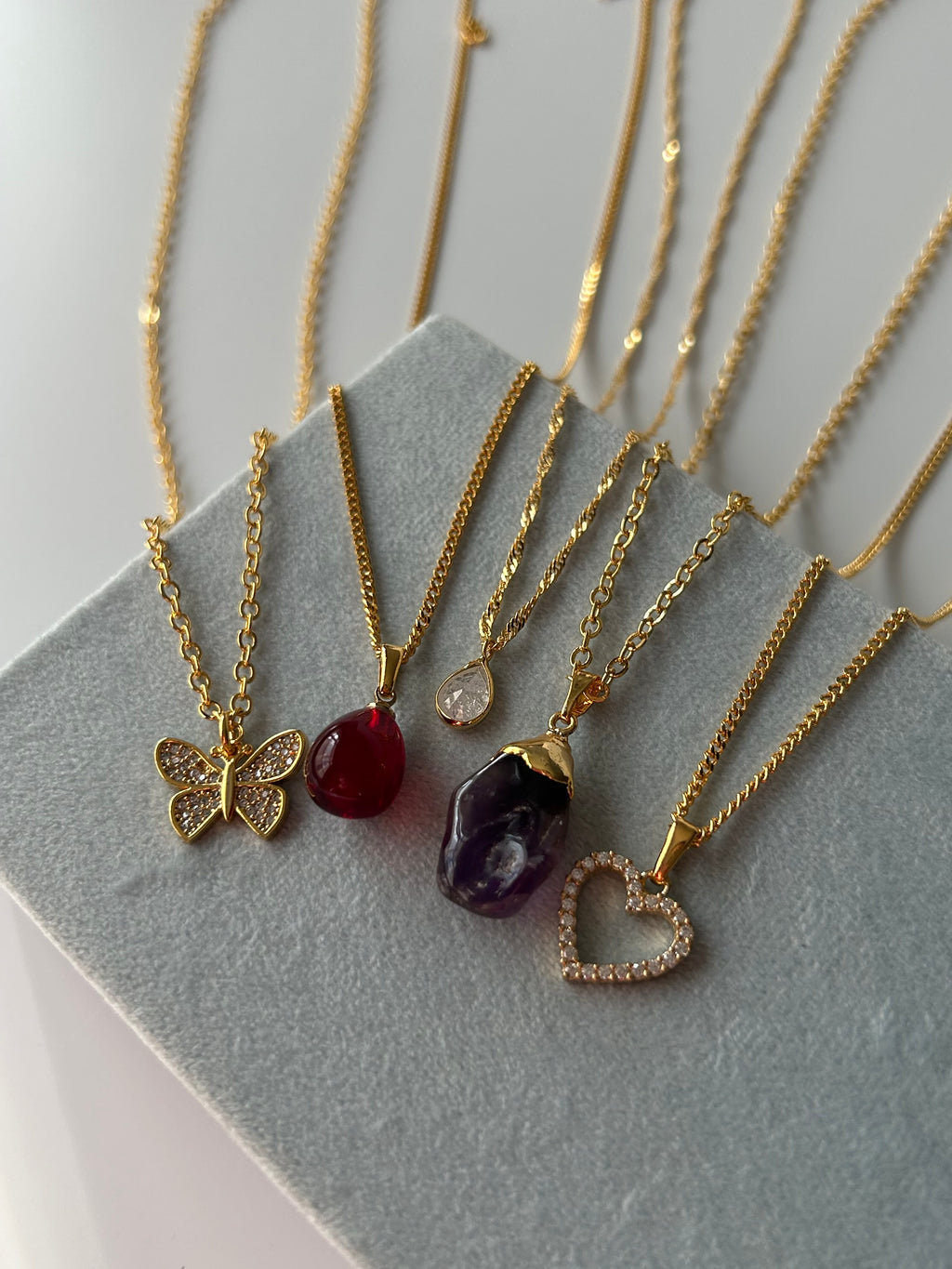 Zirkon Kalp Charm Kolye