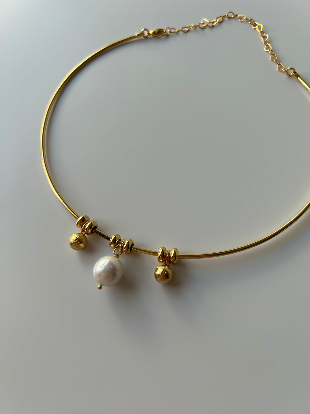 İnci Charm Choker