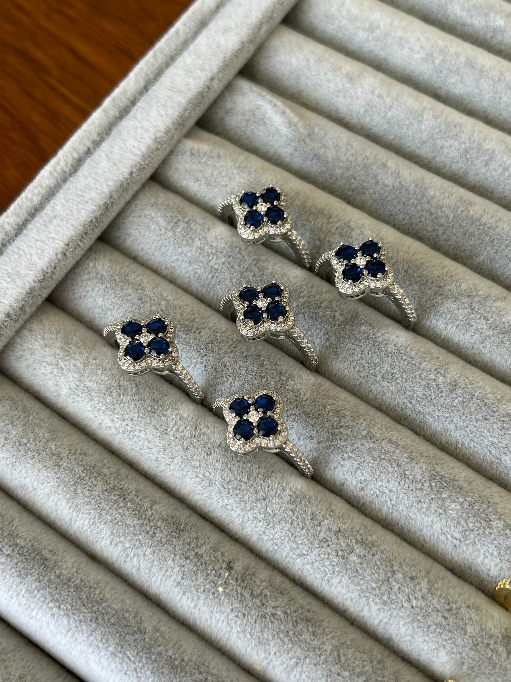 Silver Zirkon Taş Lacivert Yonca Yüzük