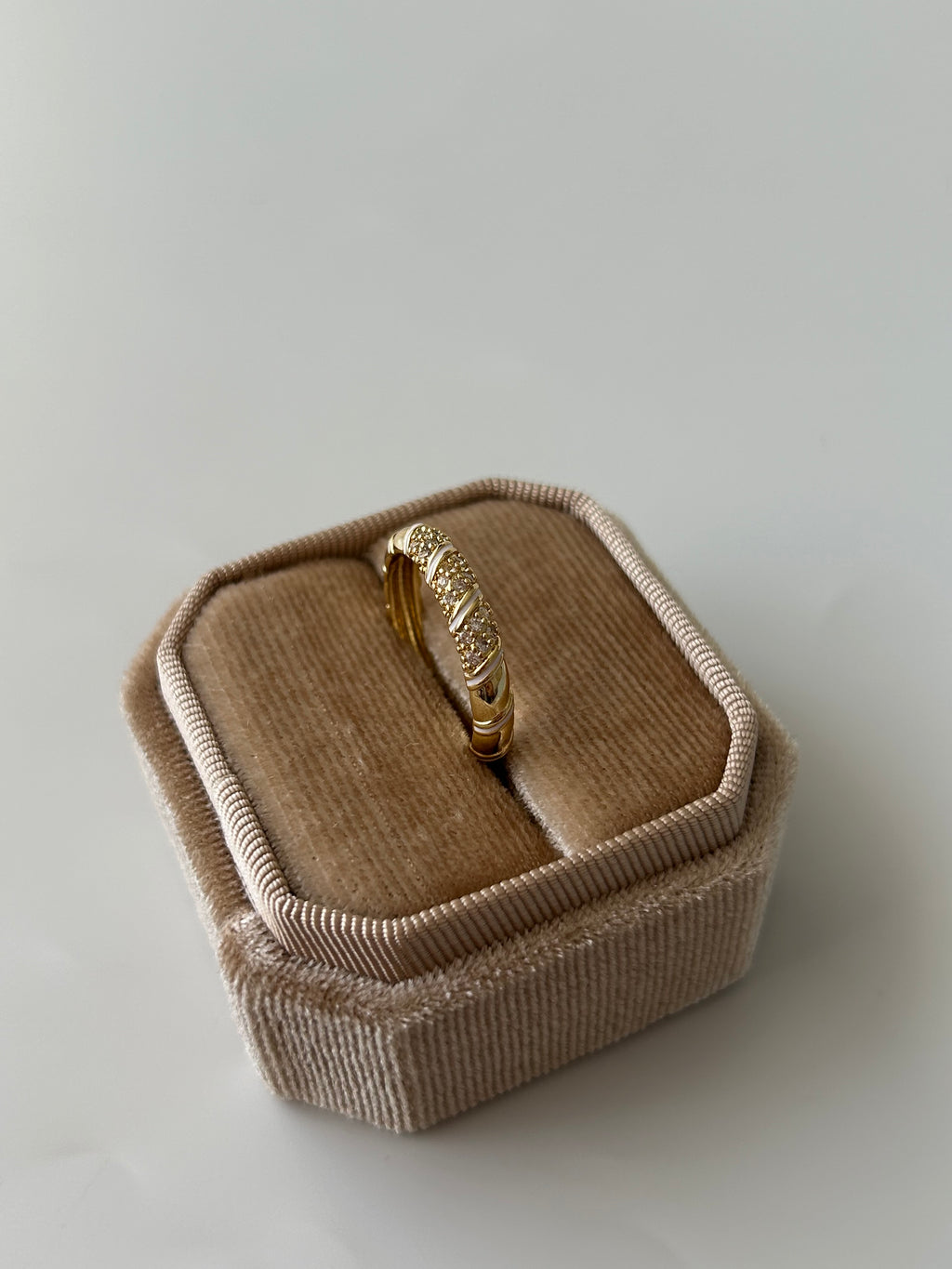 Beyaz Mineli/Zirkon Taş Yüzük