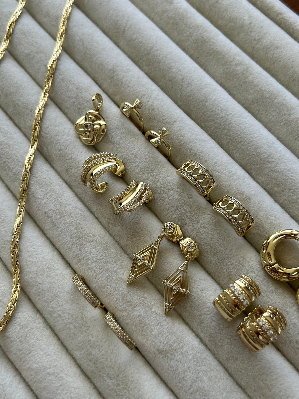 Xuping Zirkon Taş Küpe