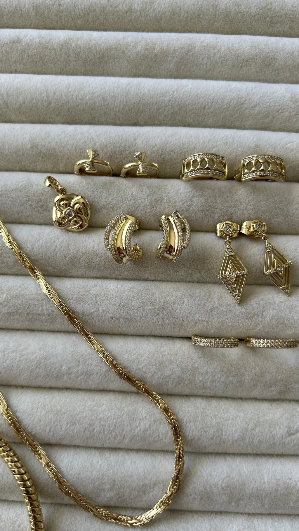 Xuping Zirkon Taş Küpe