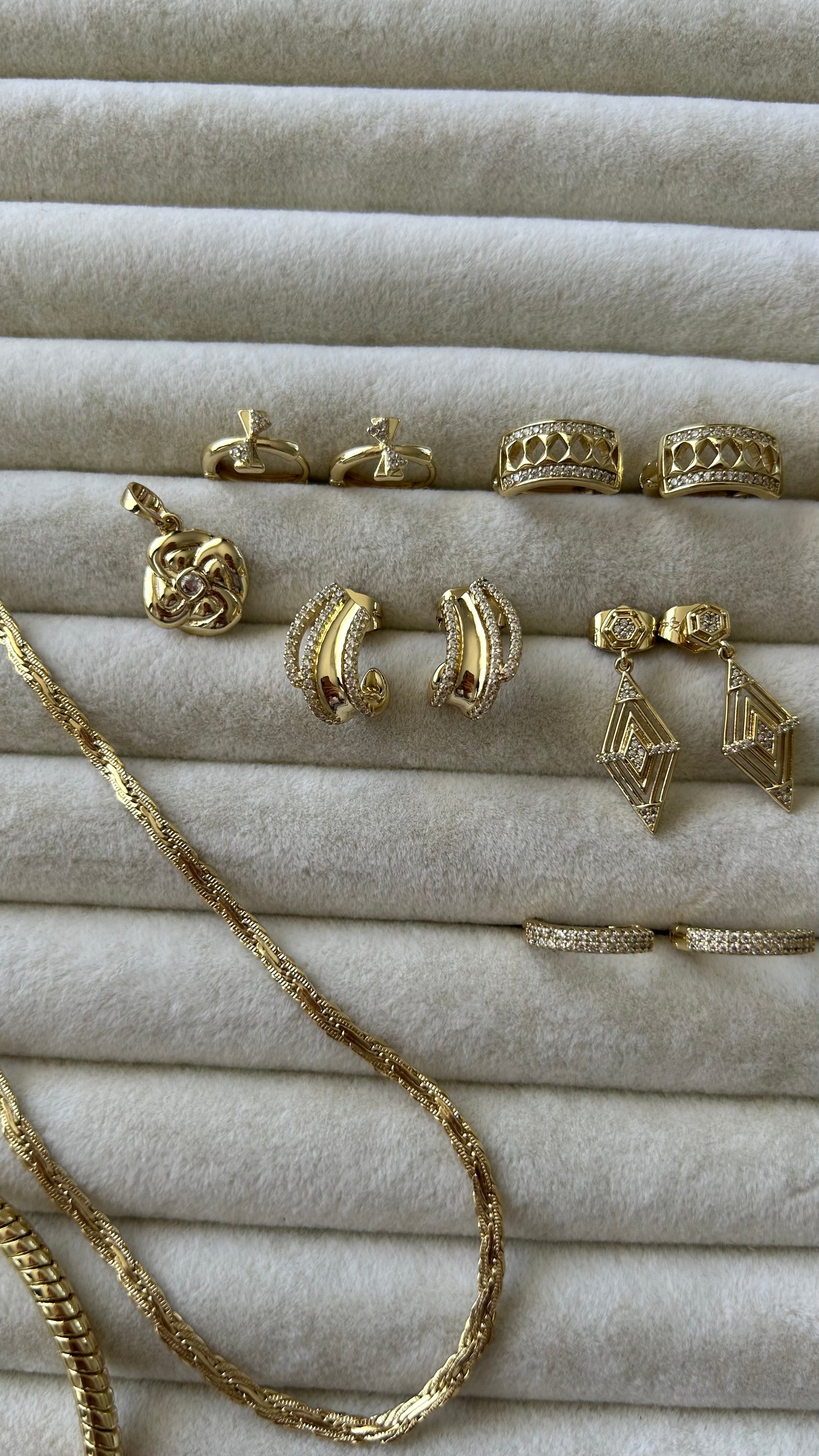 Xuping Zirkon Taş Küpe