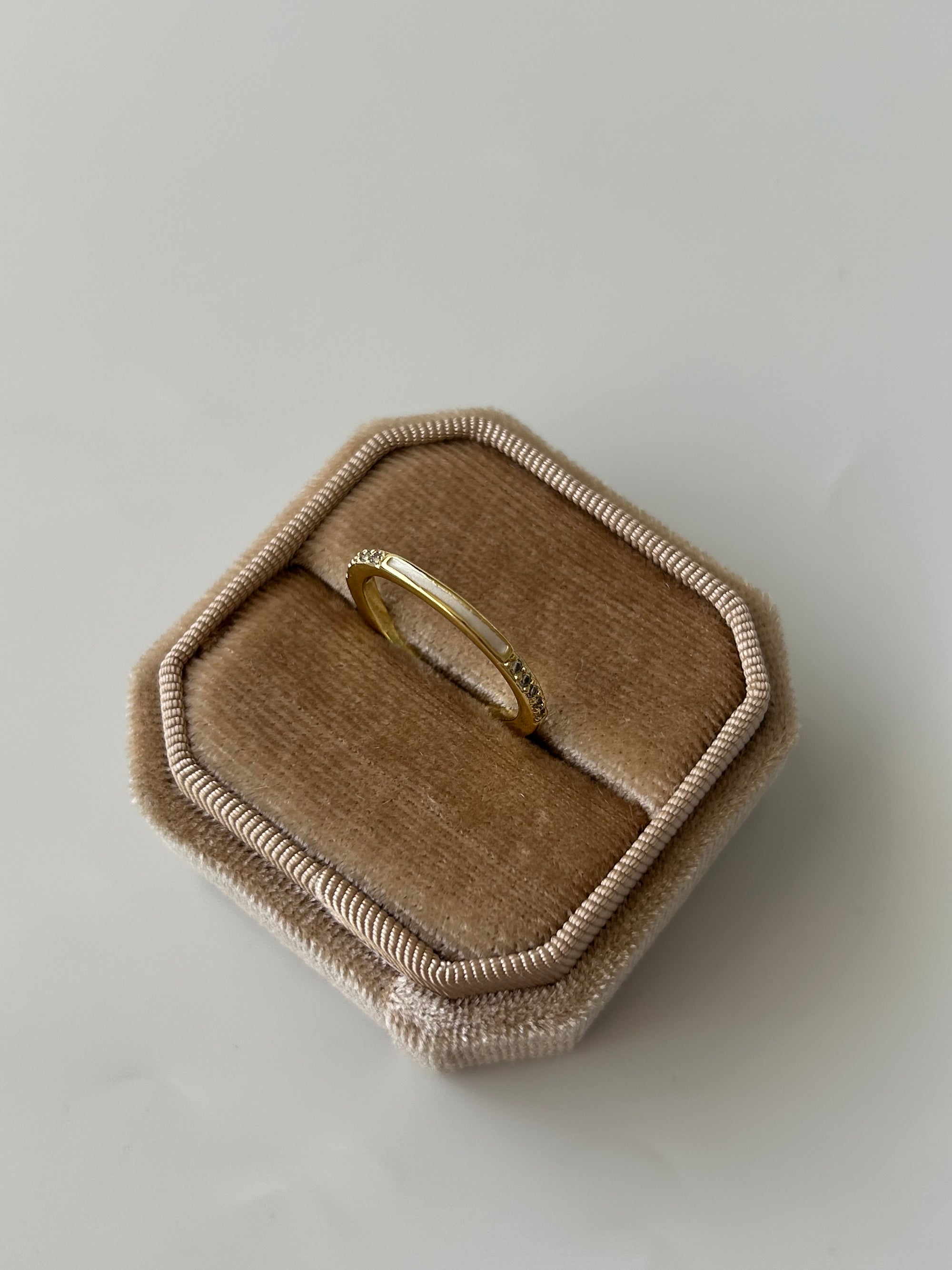 Beyaz Mineli/Zirkon Taş Yüzük