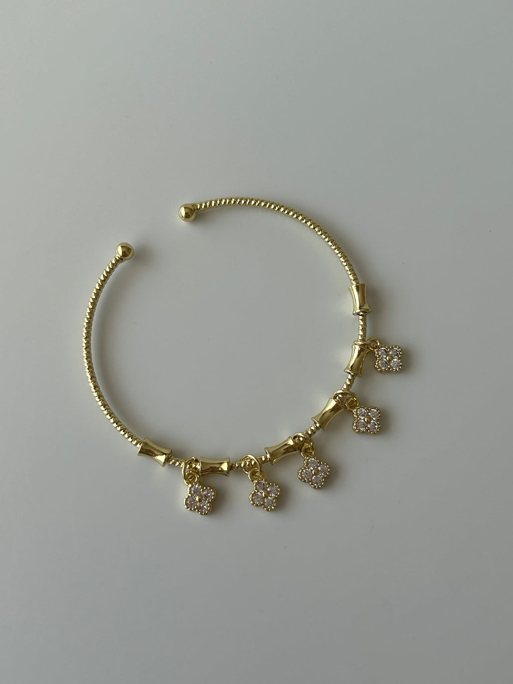 Zirkon Taş Yonca Charm Bilezik