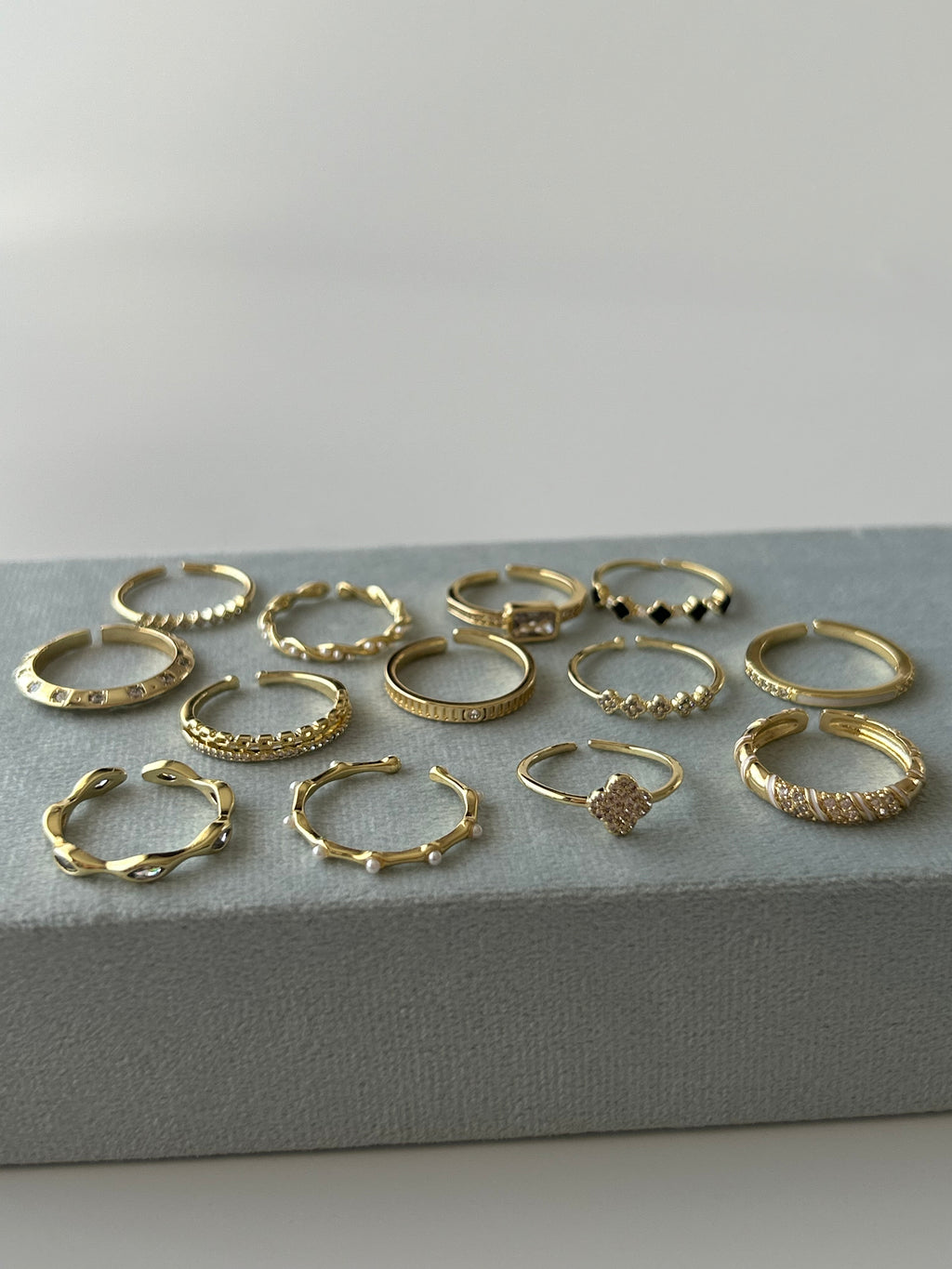 Beyaz Mineli/Zirkon Taş Yüzük