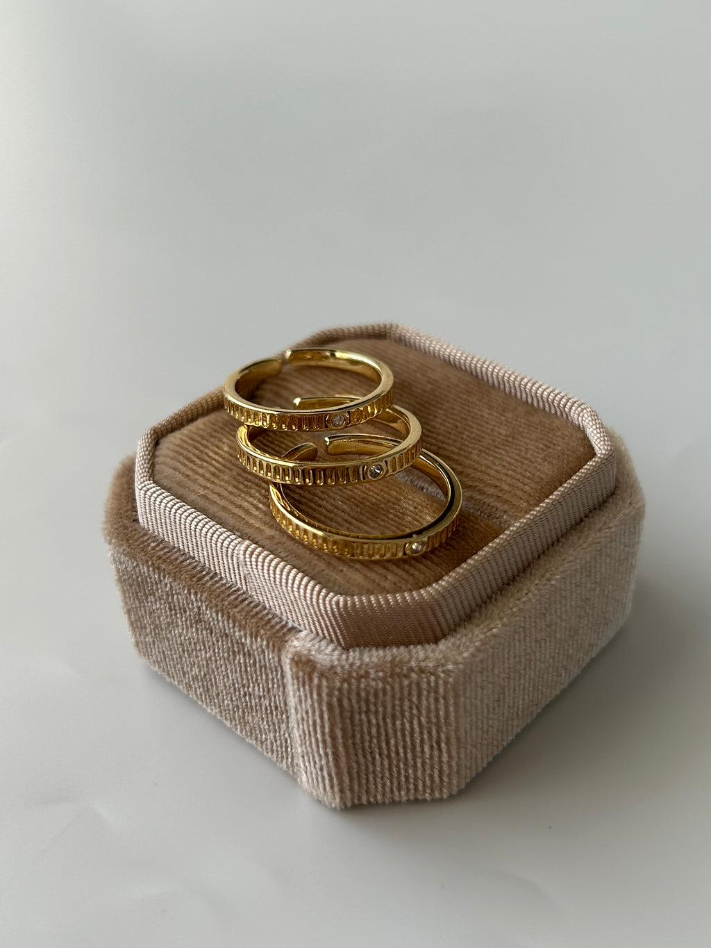 Minimal Zirkon Taş Etnik Yüzük