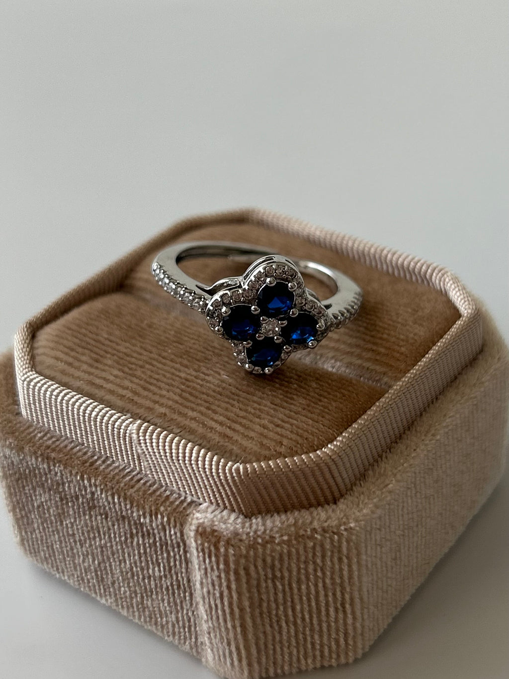 Silver Zirkon Taş Lacivert Yonca Yüzük